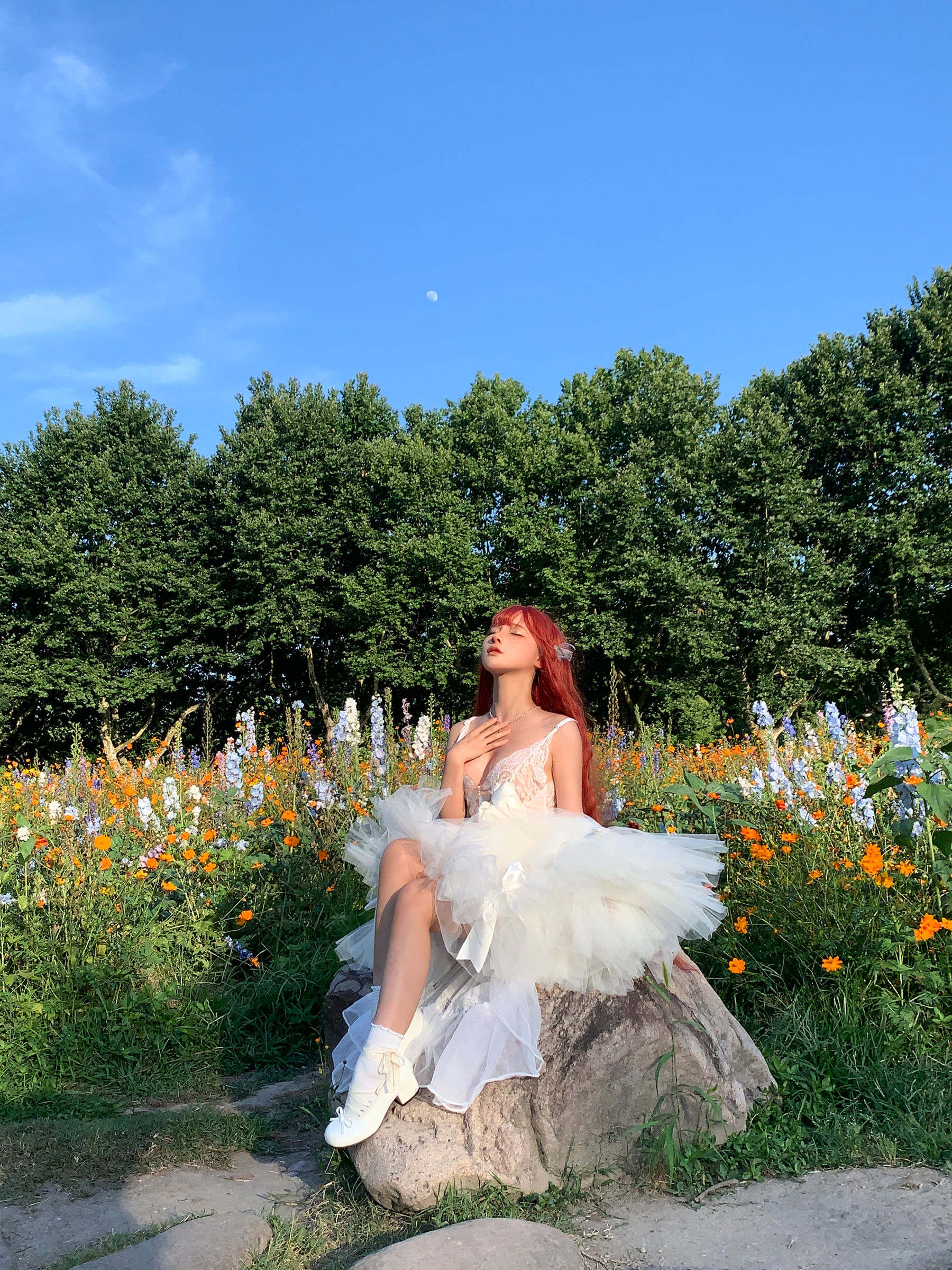 动漫博主 蠢沫沫 - 花丛婚纱/(67P)