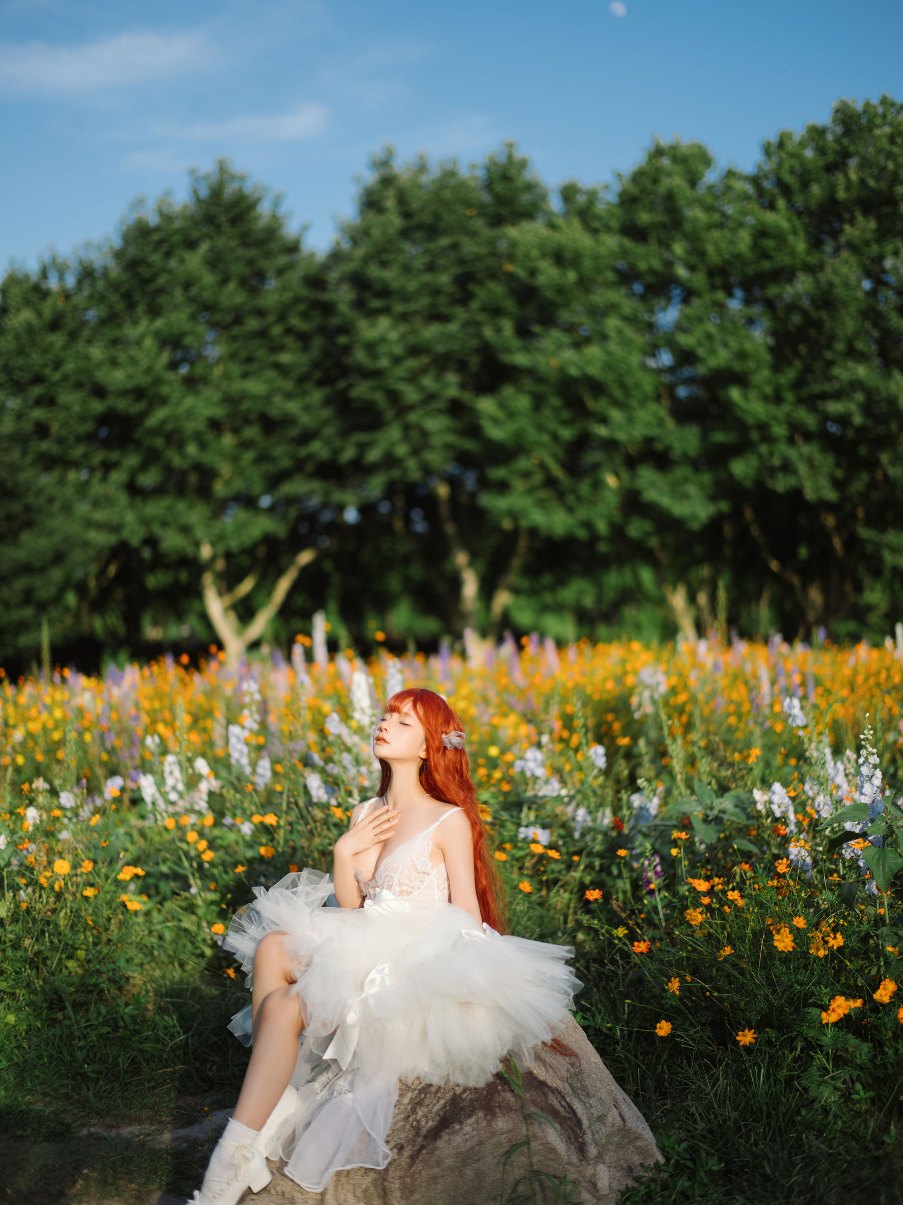 动漫博主 蠢沫沫 - 花丛婚纱/(67P)