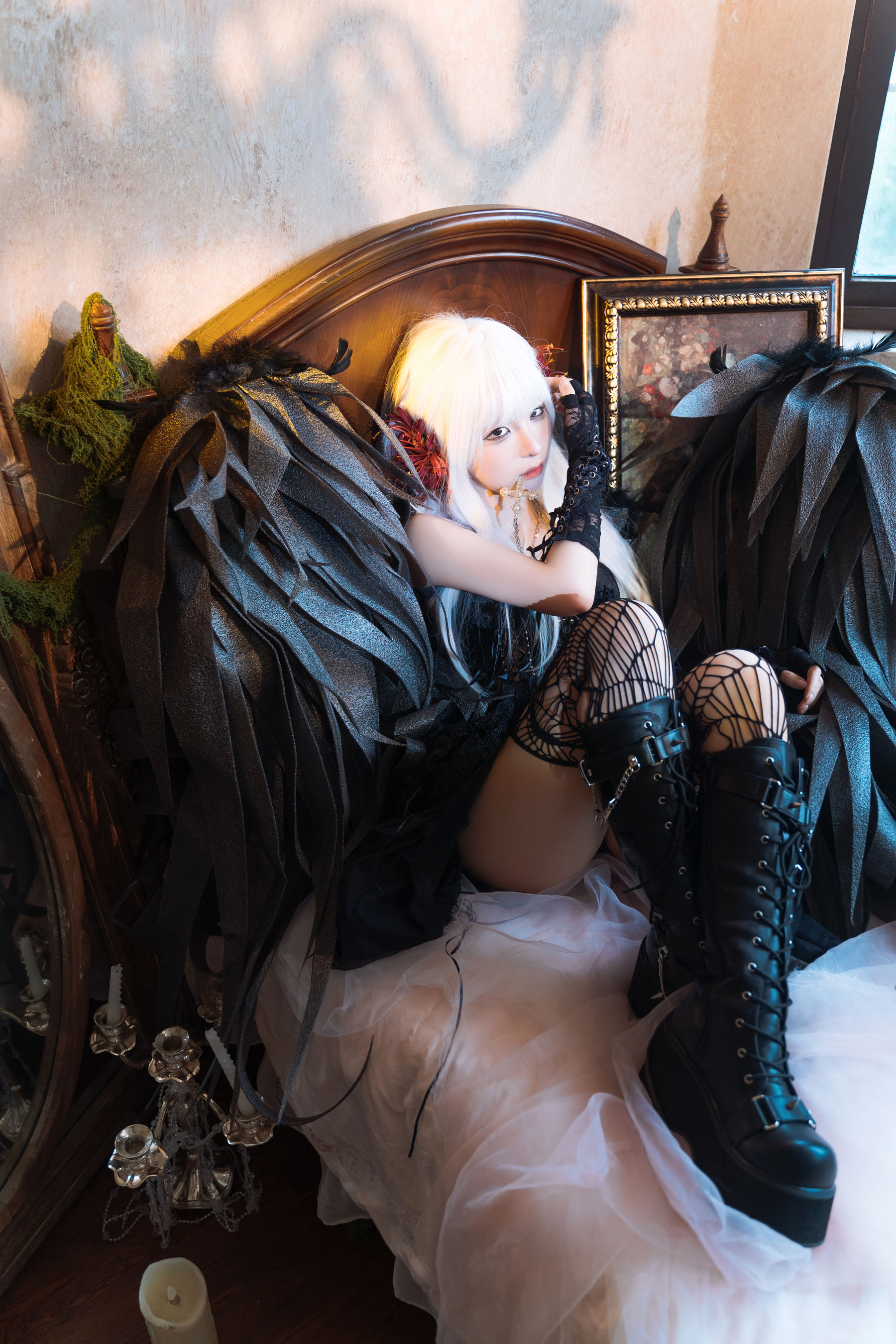 动漫博主 蠢沫沫 - 黑天鹅/(84P)