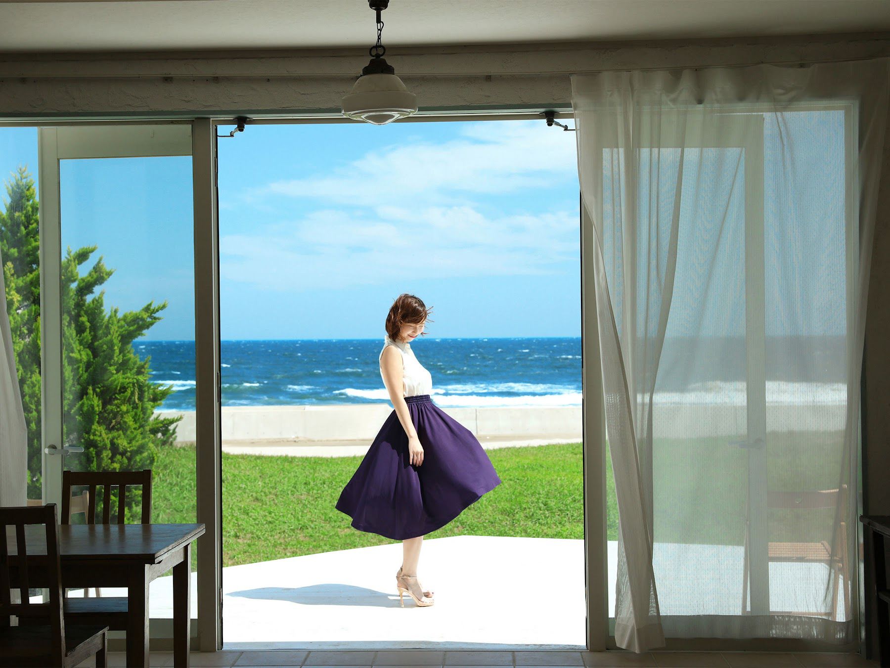 塩地美澄 - 日本一のフェロモン美女アナと官能トリップ/(113P)