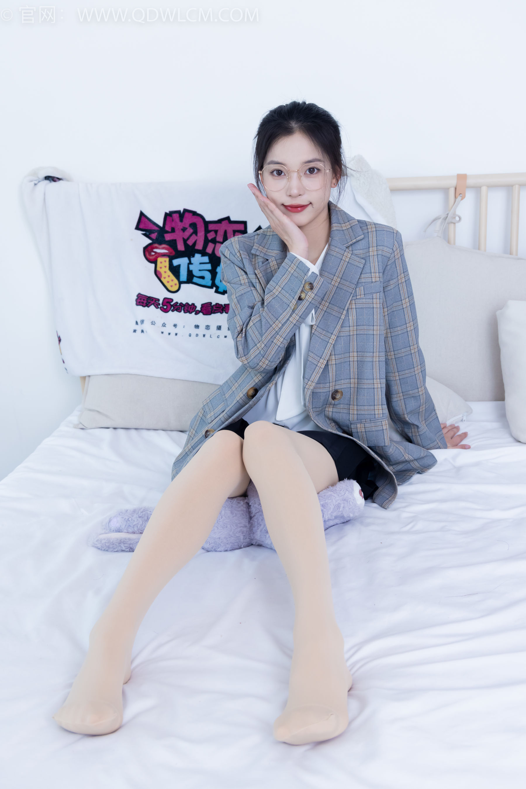 物恋传媒 No.2349 茯苓 - 高跟长靴、高跟凉鞋、厚肉丝、薄黑丝/(175P)