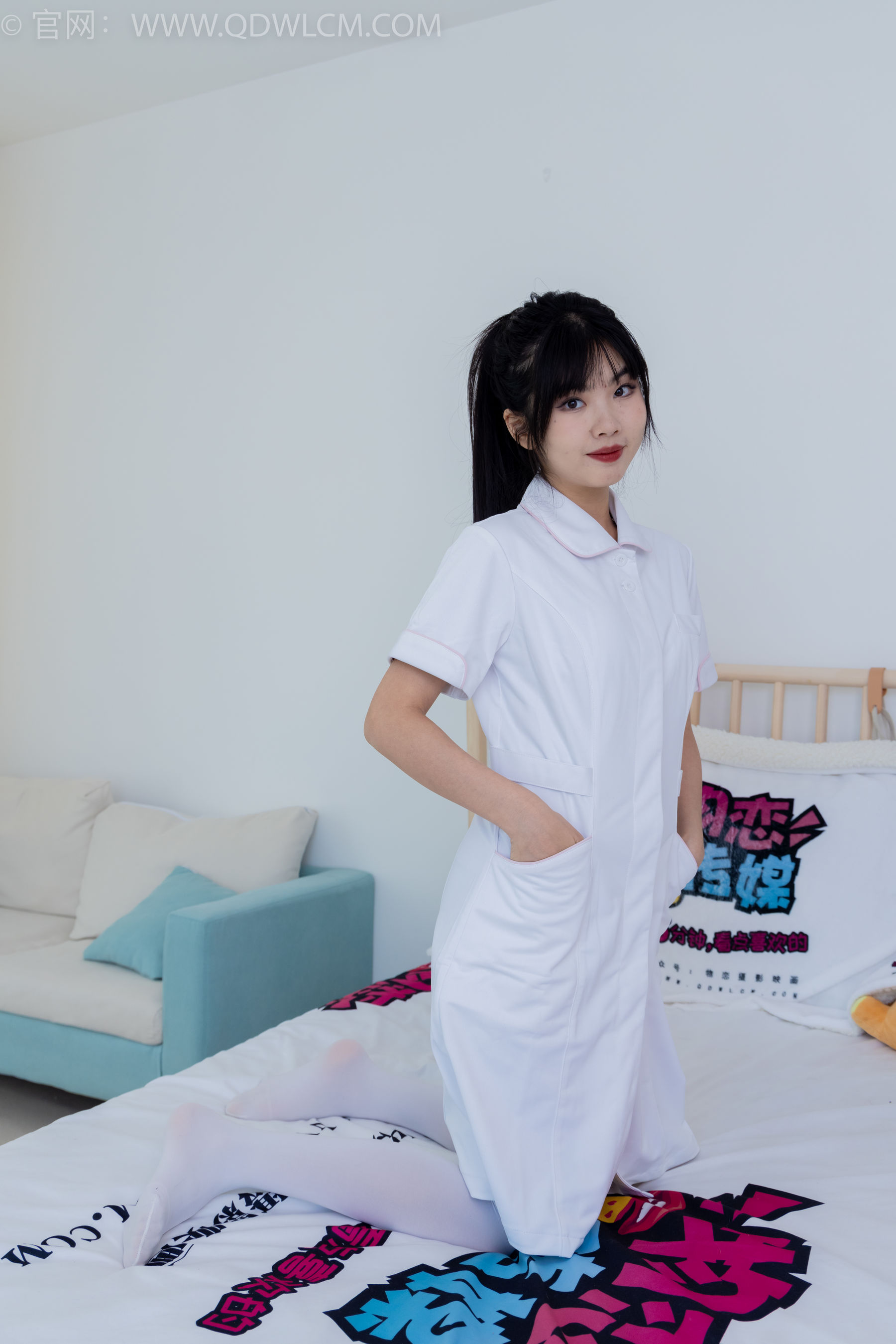 物恋传媒 No.2347 米米 - 板鞋、自然穿脏厚白丝、护士服/(170P)