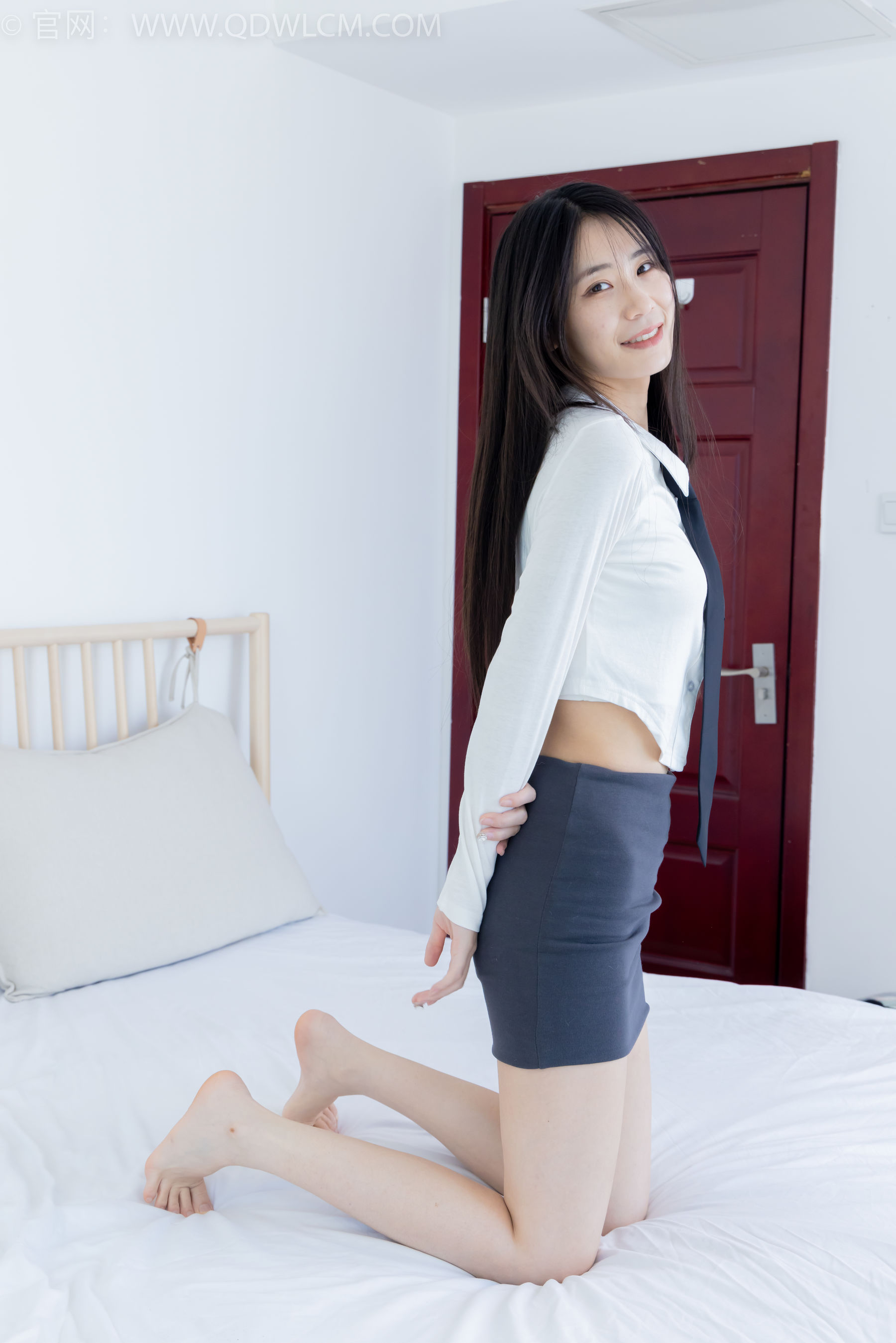 物恋传媒 No.2346 菜菜 - 运动鞋、厚黑丝、裸足/(167P)