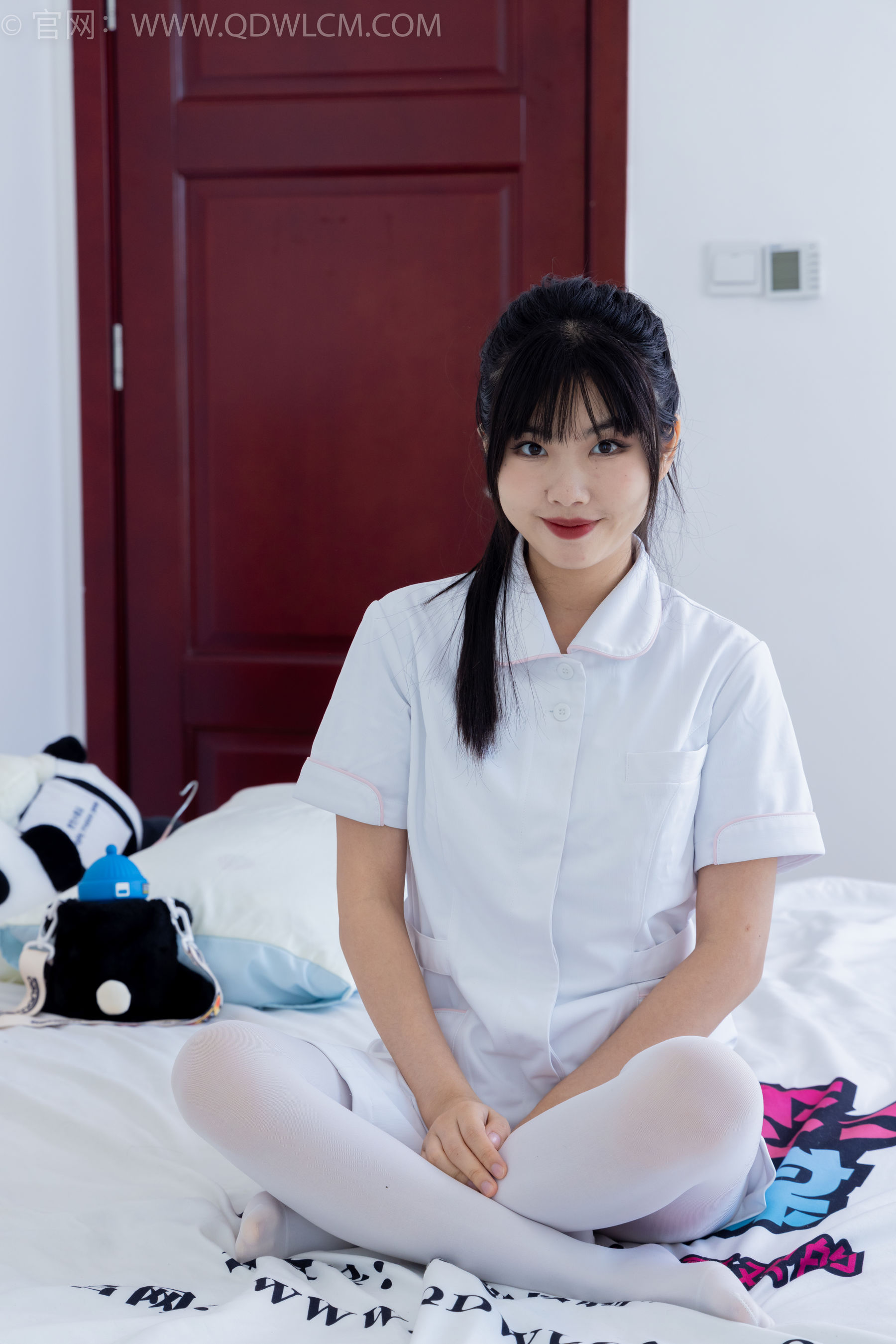 物恋传媒 No.2347 米米 - 板鞋、自然穿脏厚白丝、护士服/(170P)