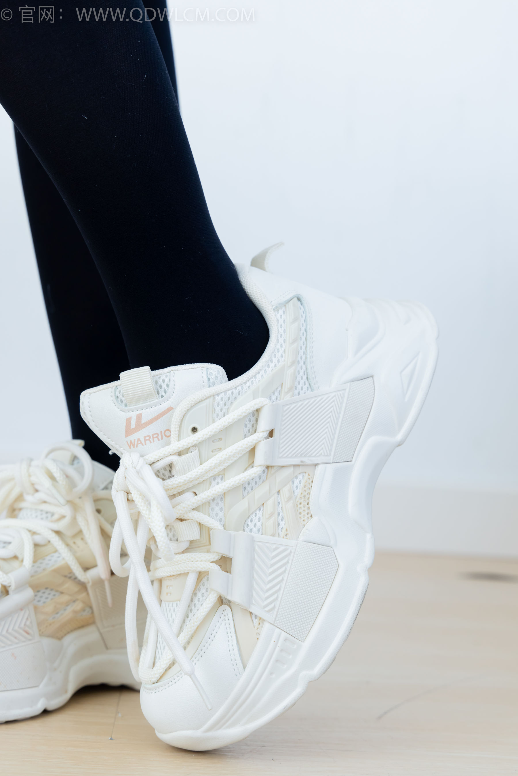 物恋传媒 No.2346 菜菜 - 运动鞋、厚黑丝、裸足/(167P)