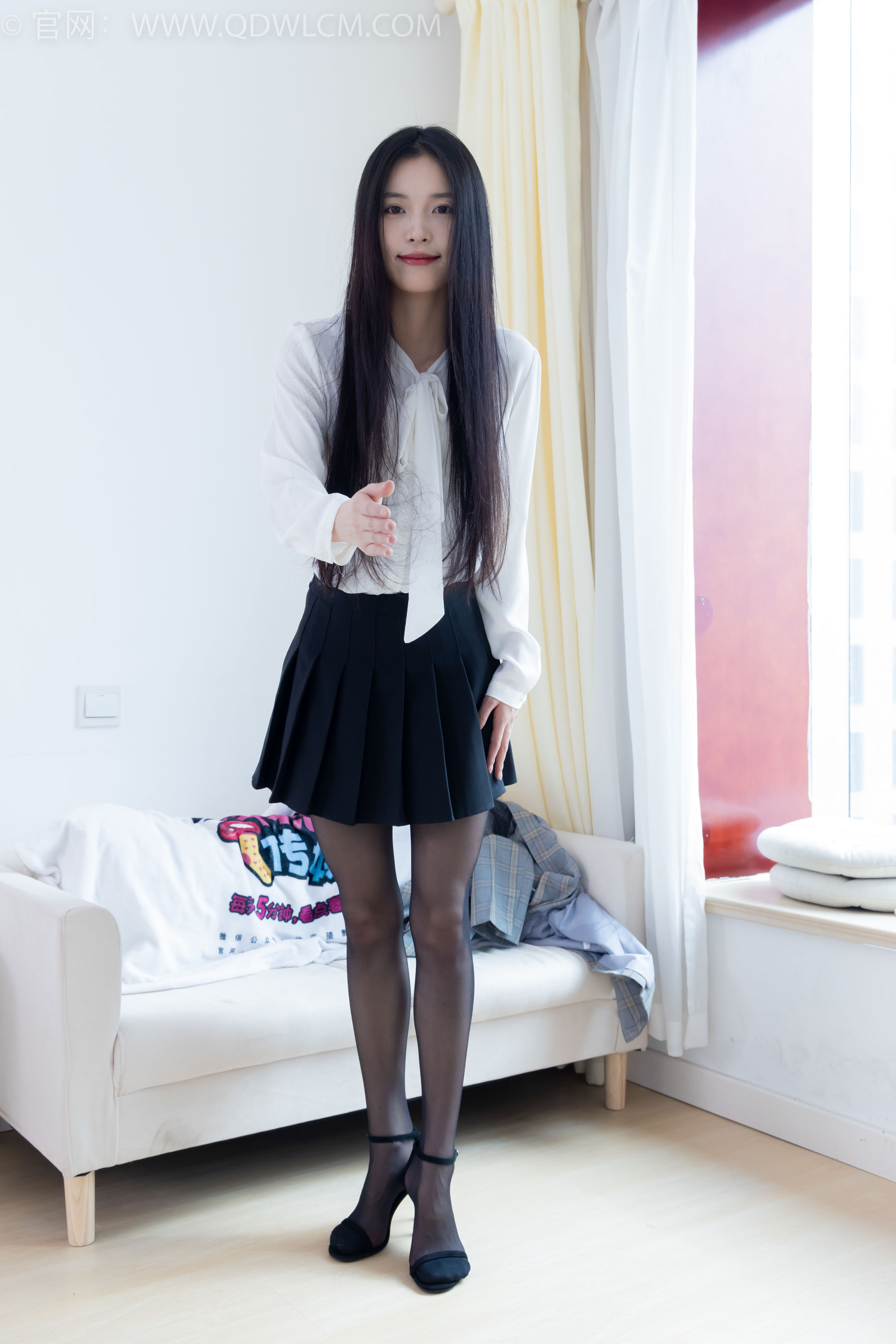 物恋传媒 No.2349 茯苓 - 高跟长靴、高跟凉鞋、厚肉丝、薄黑丝/(175P)