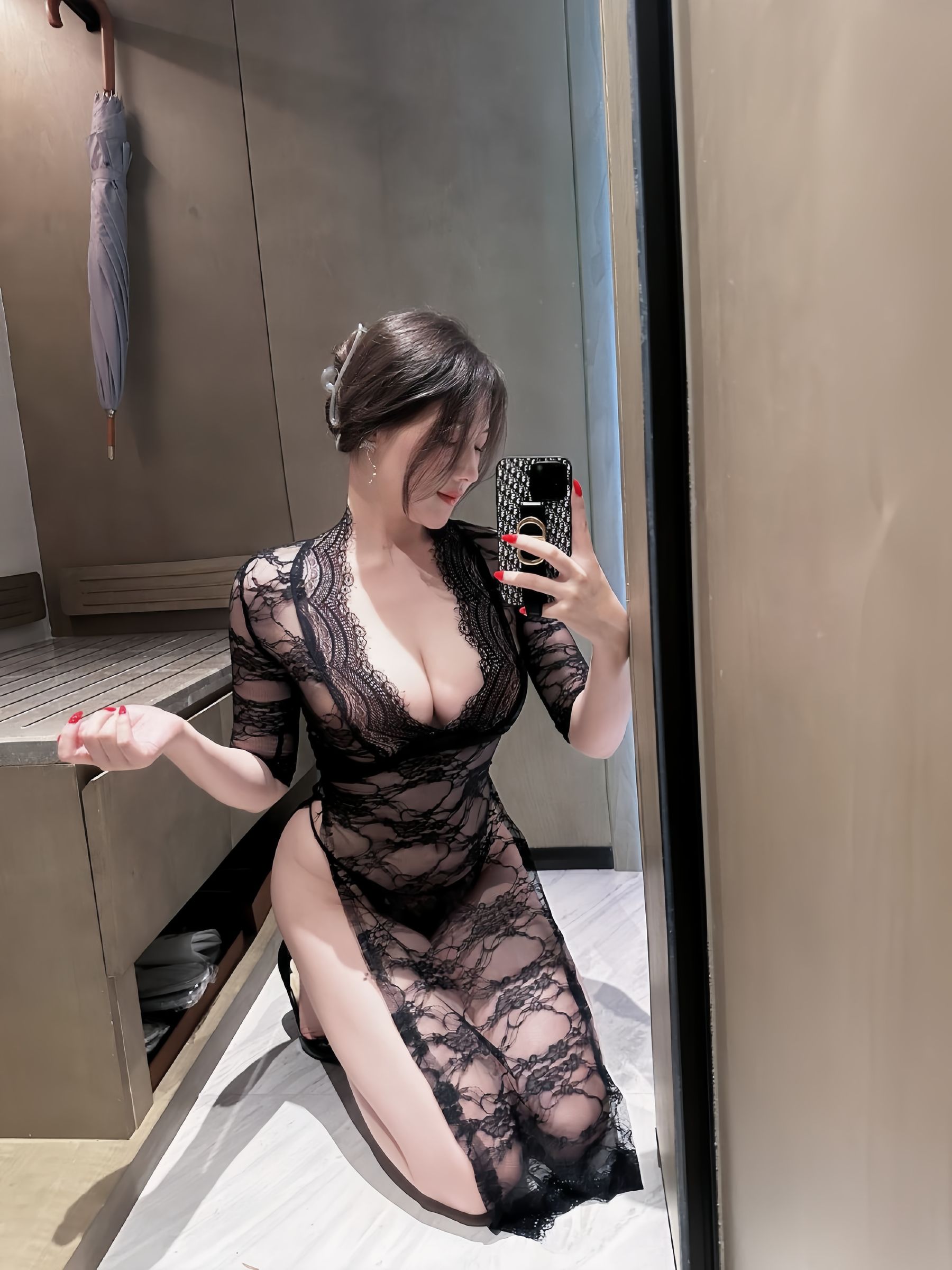 可可西yyy - 黑丝透视情趣睡袍/(44P)