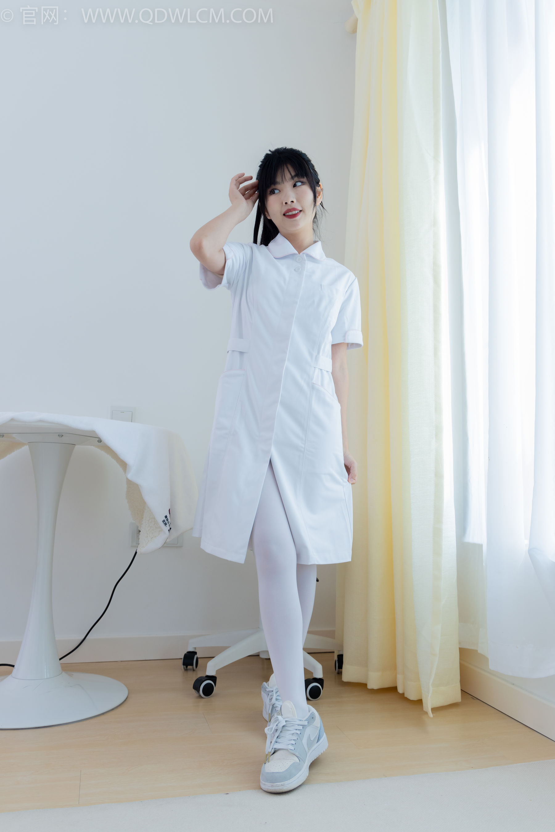 物恋传媒 No.2347 米米 - 板鞋、自然穿脏厚白丝、护士服/(170P)