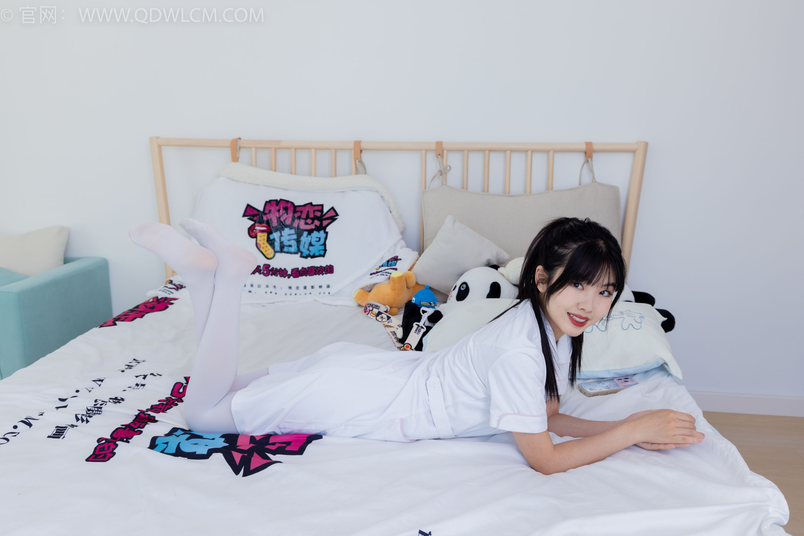 物恋传媒 No.2347 米米 - 板鞋、自然穿脏厚白丝、护士服/(170P)