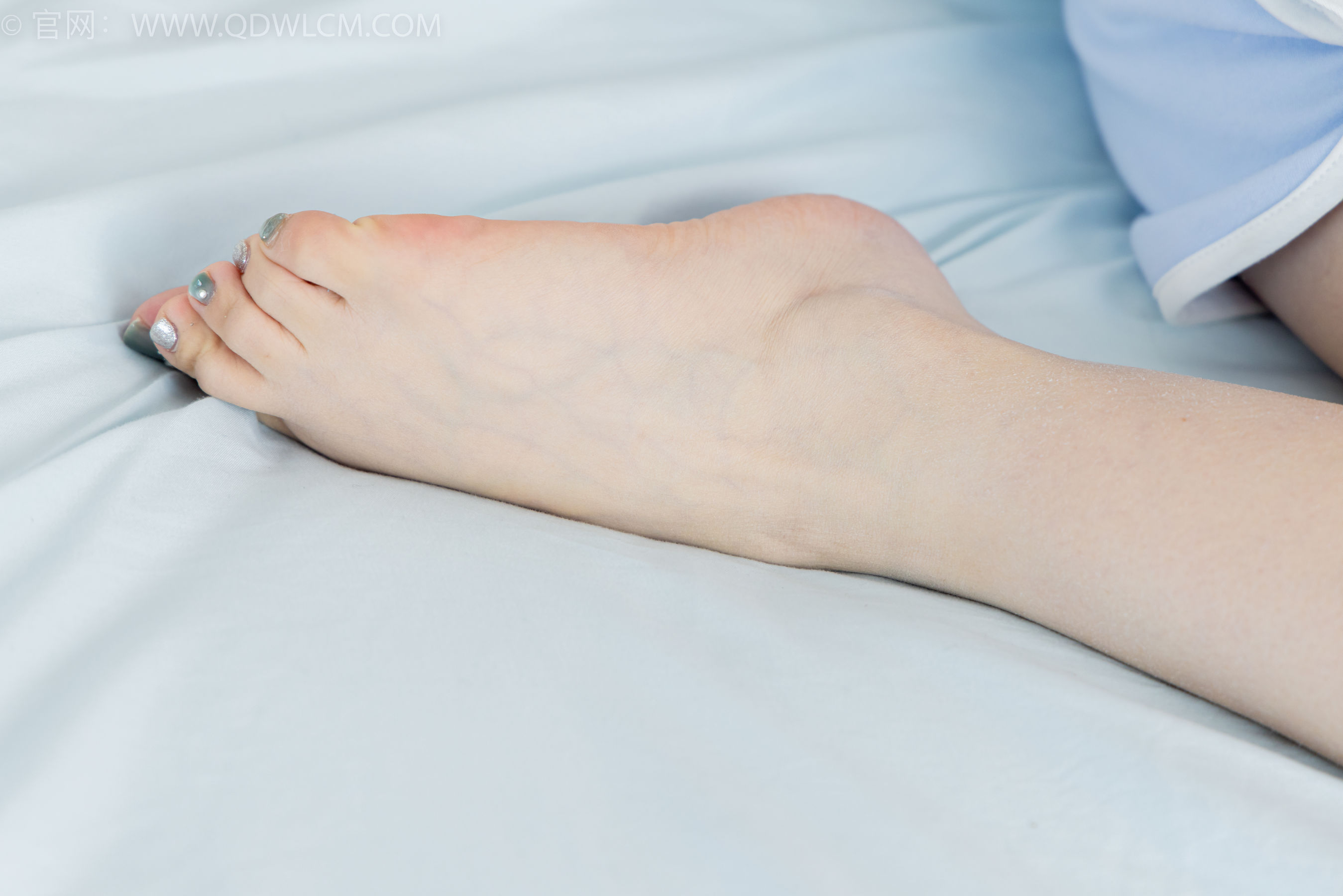 物恋传媒 No.2348 小曦 - 板鞋、白棉袜、裸足/(155P)