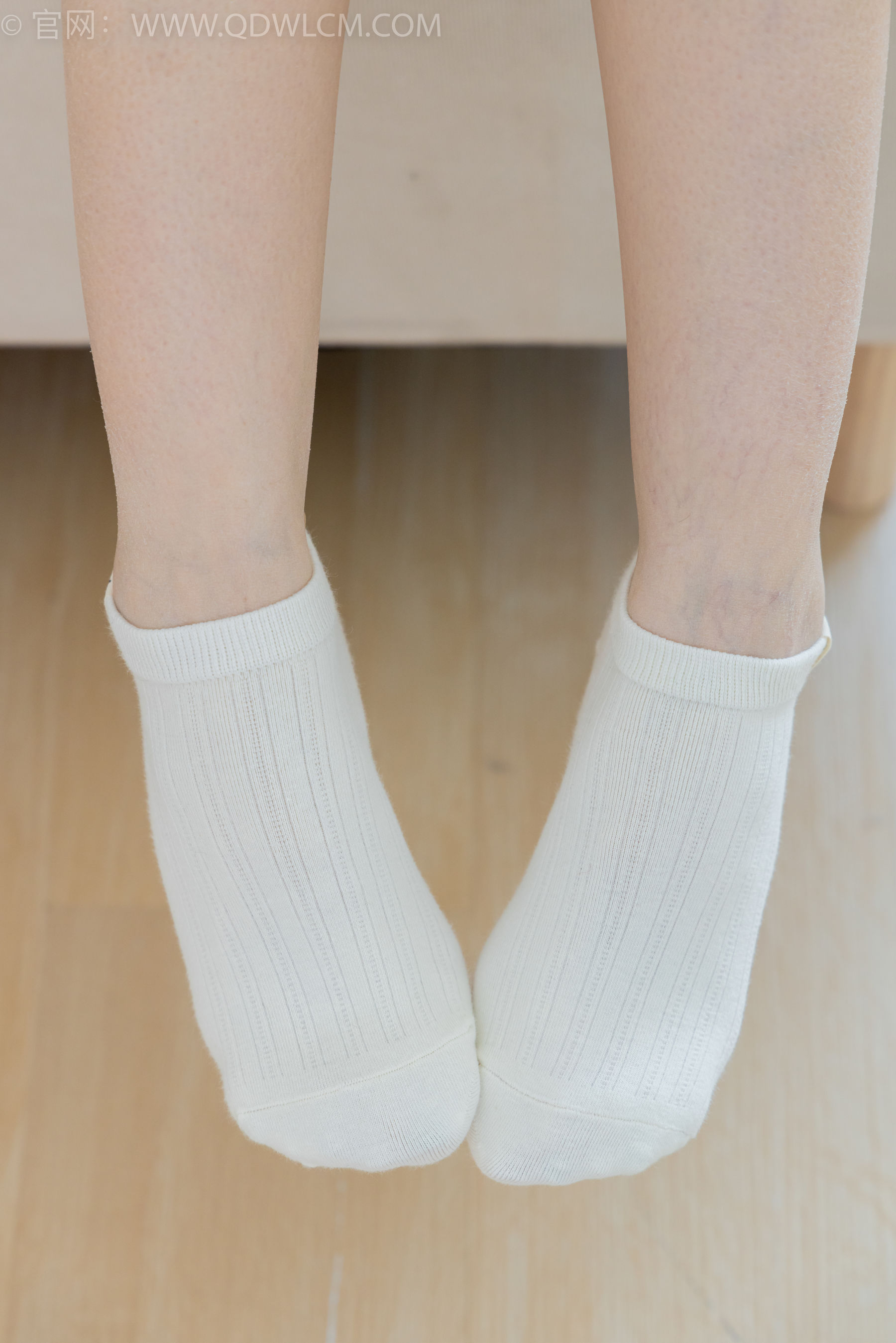 物恋传媒 No.2348 小曦 - 板鞋、白棉袜、裸足/(155P)