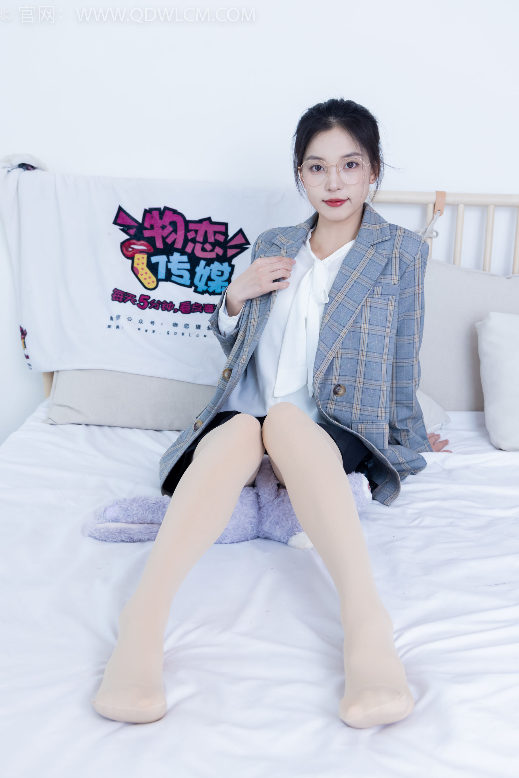 物恋传媒 No.2349 茯苓 - 高跟长靴、高跟凉鞋、厚肉丝、薄黑丝/(175P)