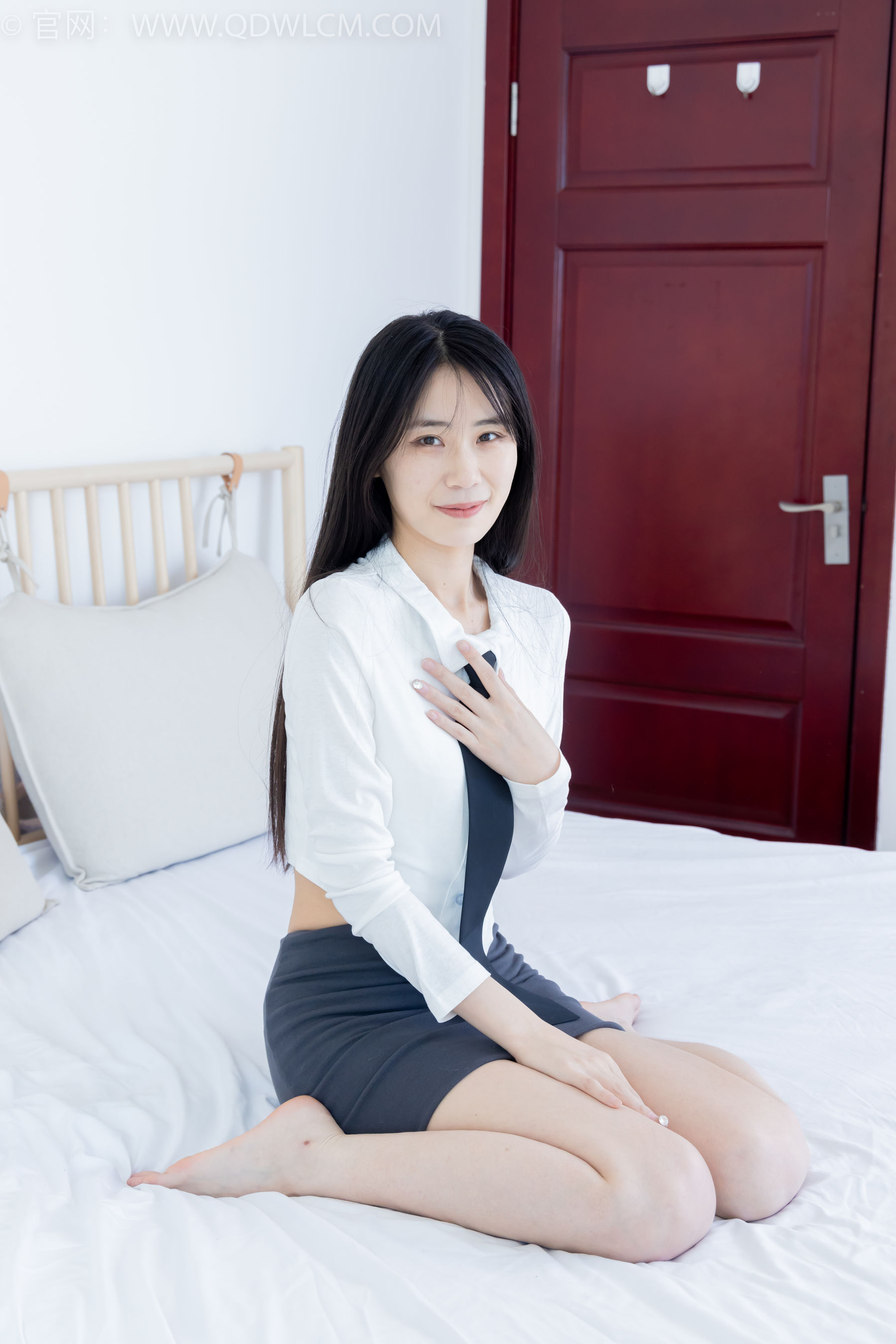 物恋传媒 No.2346 菜菜 - 运动鞋、厚黑丝、裸足/(167P)