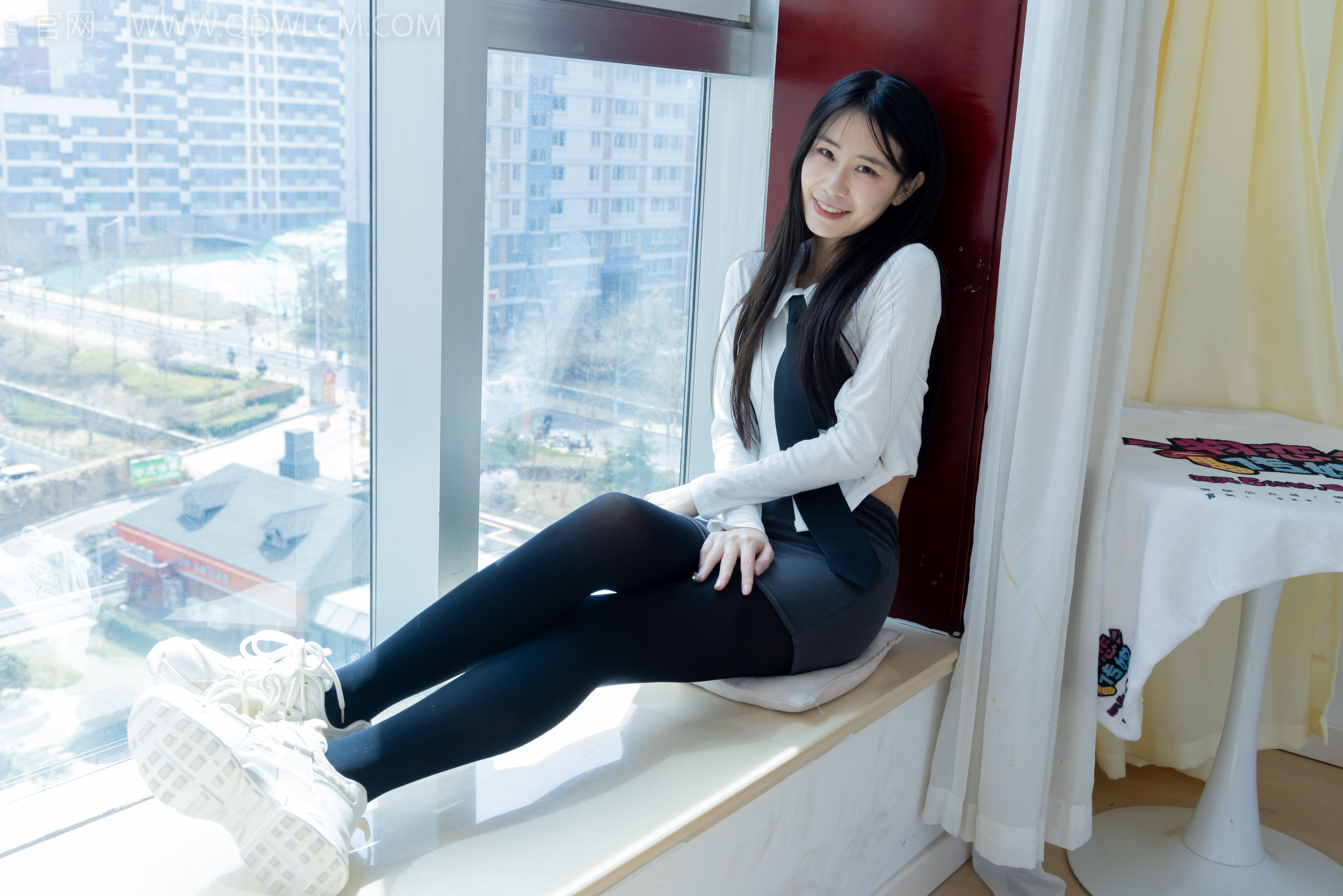 物恋传媒 No.2346 菜菜 - 运动鞋、厚黑丝、裸足/(167P)