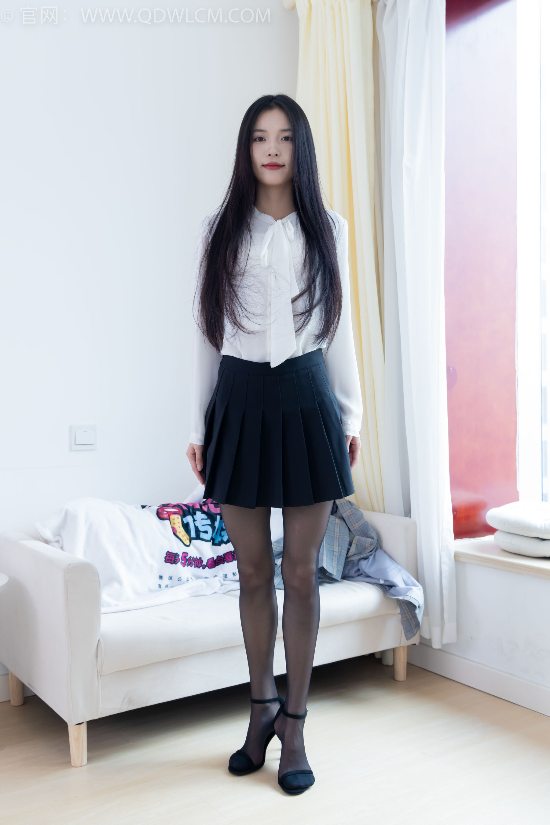 物恋传媒 No.2349 茯苓 - 高跟长靴、高跟凉鞋、厚肉丝、薄黑丝/(175P)