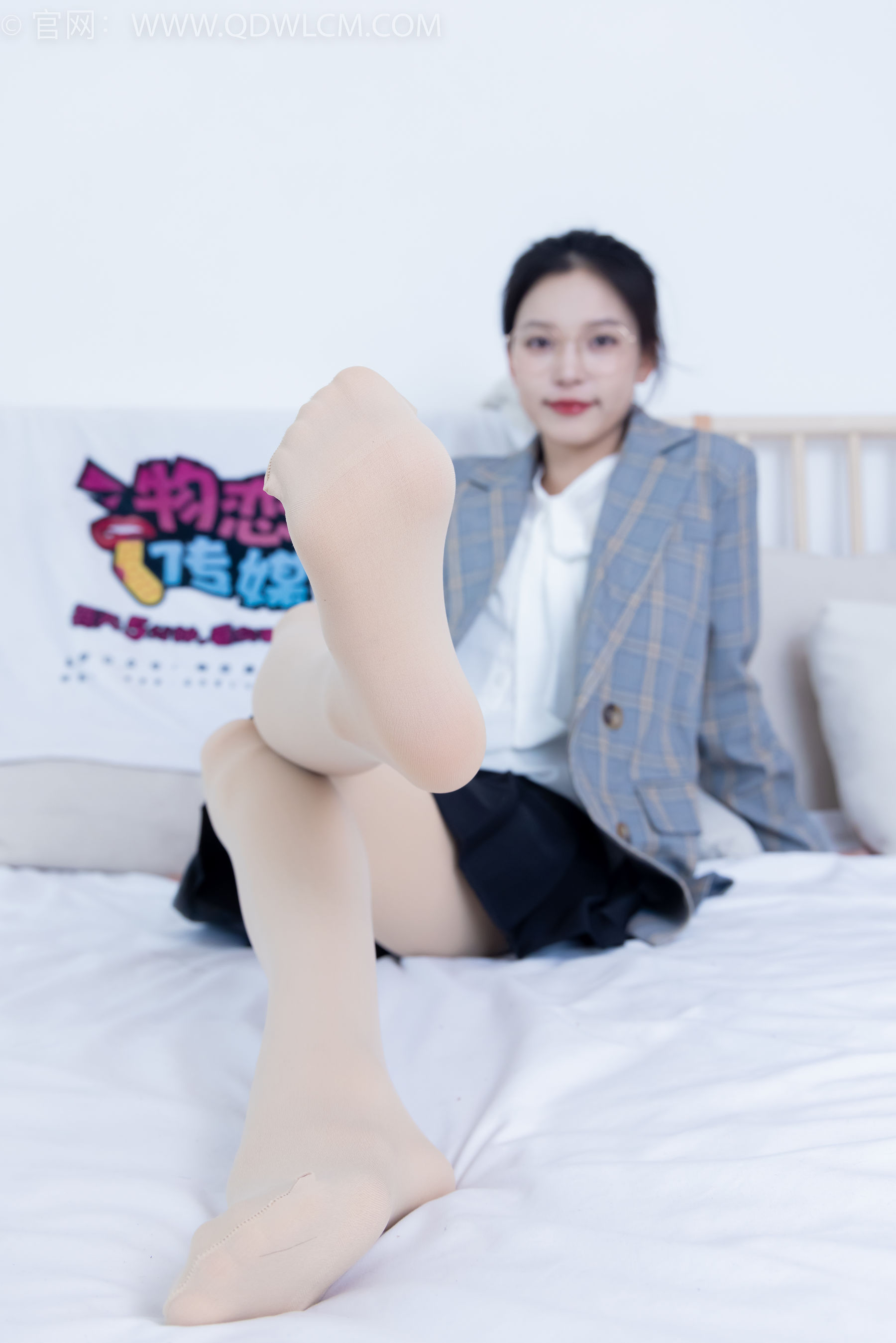 物恋传媒 No.2349 茯苓 - 高跟长靴、高跟凉鞋、厚肉丝、薄黑丝/(175P)