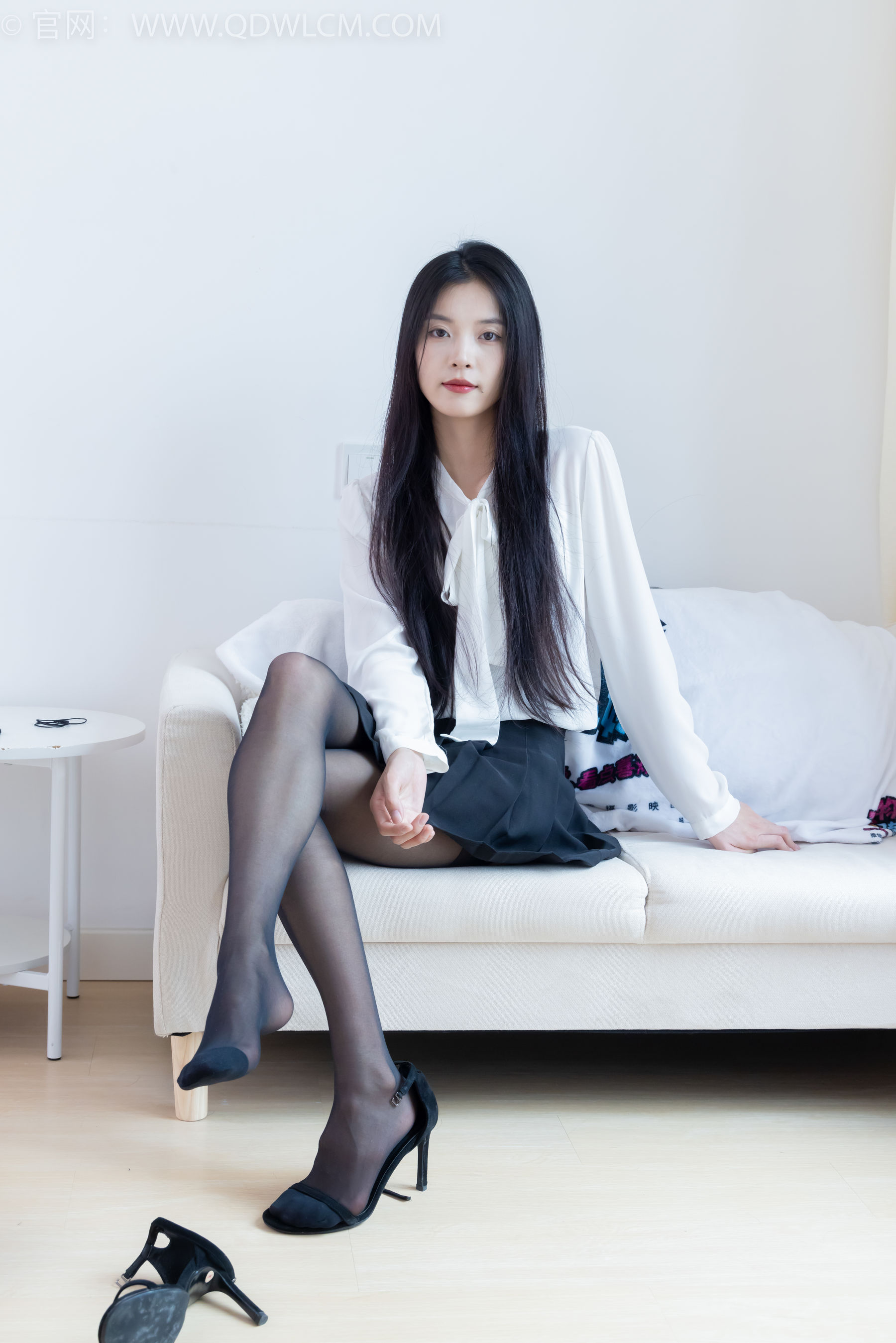 物恋传媒 No.2349 茯苓 - 高跟长靴、高跟凉鞋、厚肉丝、薄黑丝/(175P)