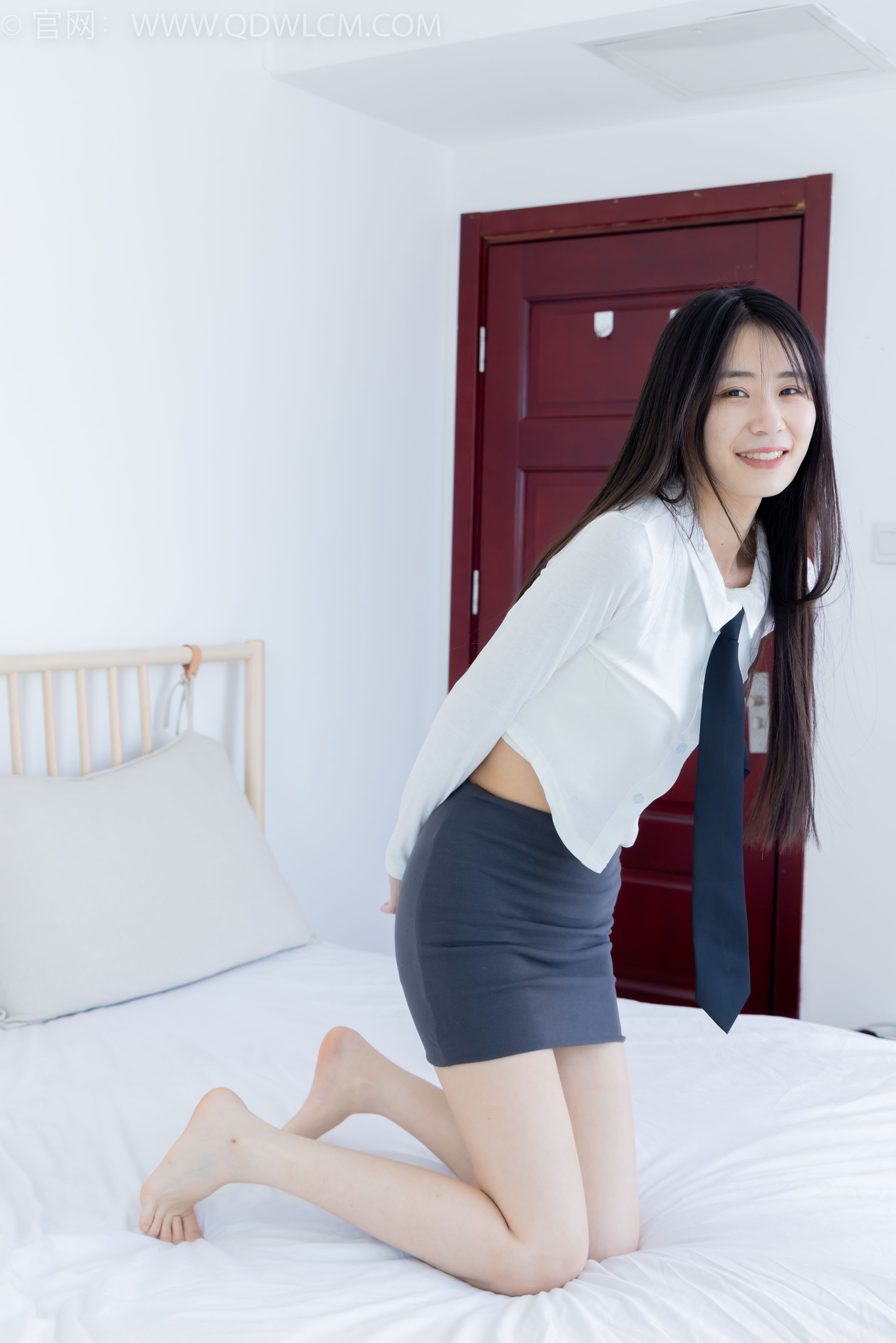 物恋传媒 No.2346 菜菜 - 运动鞋、厚黑丝、裸足/(167P)