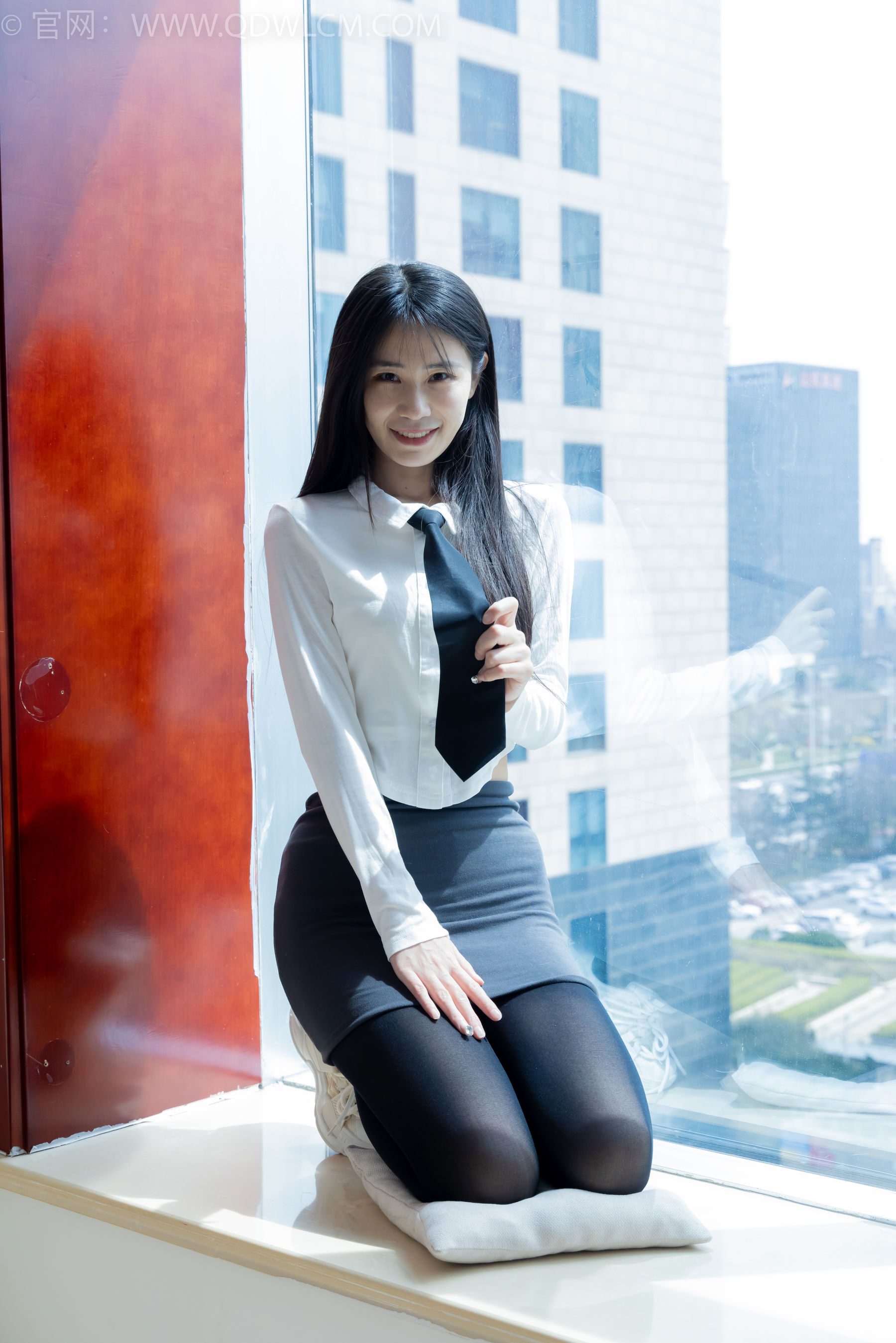 物恋传媒 No.2346 菜菜 - 运动鞋、厚黑丝、裸足/(167P)