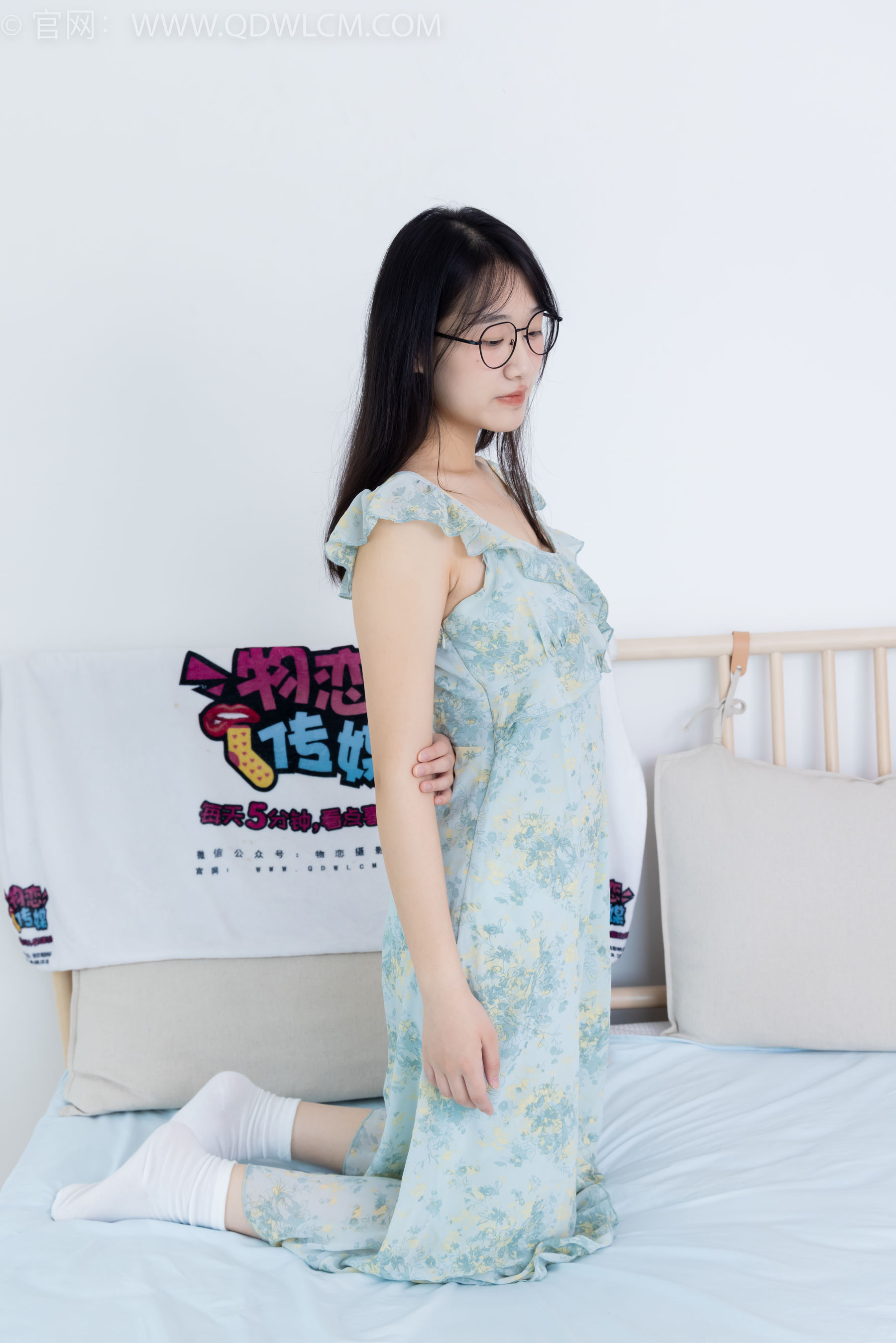 物恋传媒 No.2350 小椿 - 高跟鞋、白棉袜、裸足/(150P)