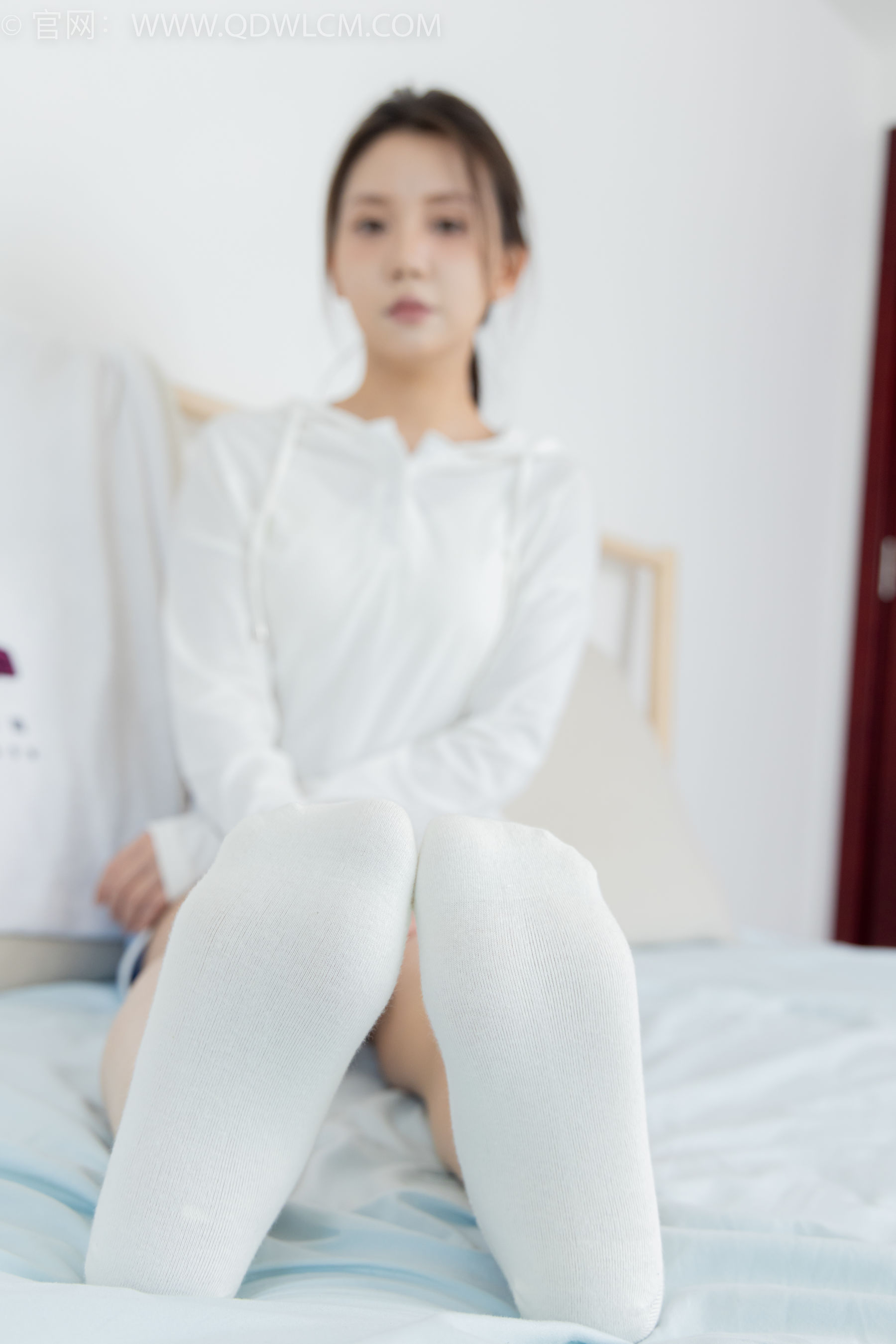 物恋传媒 No.2348 小曦 - 板鞋、白棉袜、裸足/(155P)