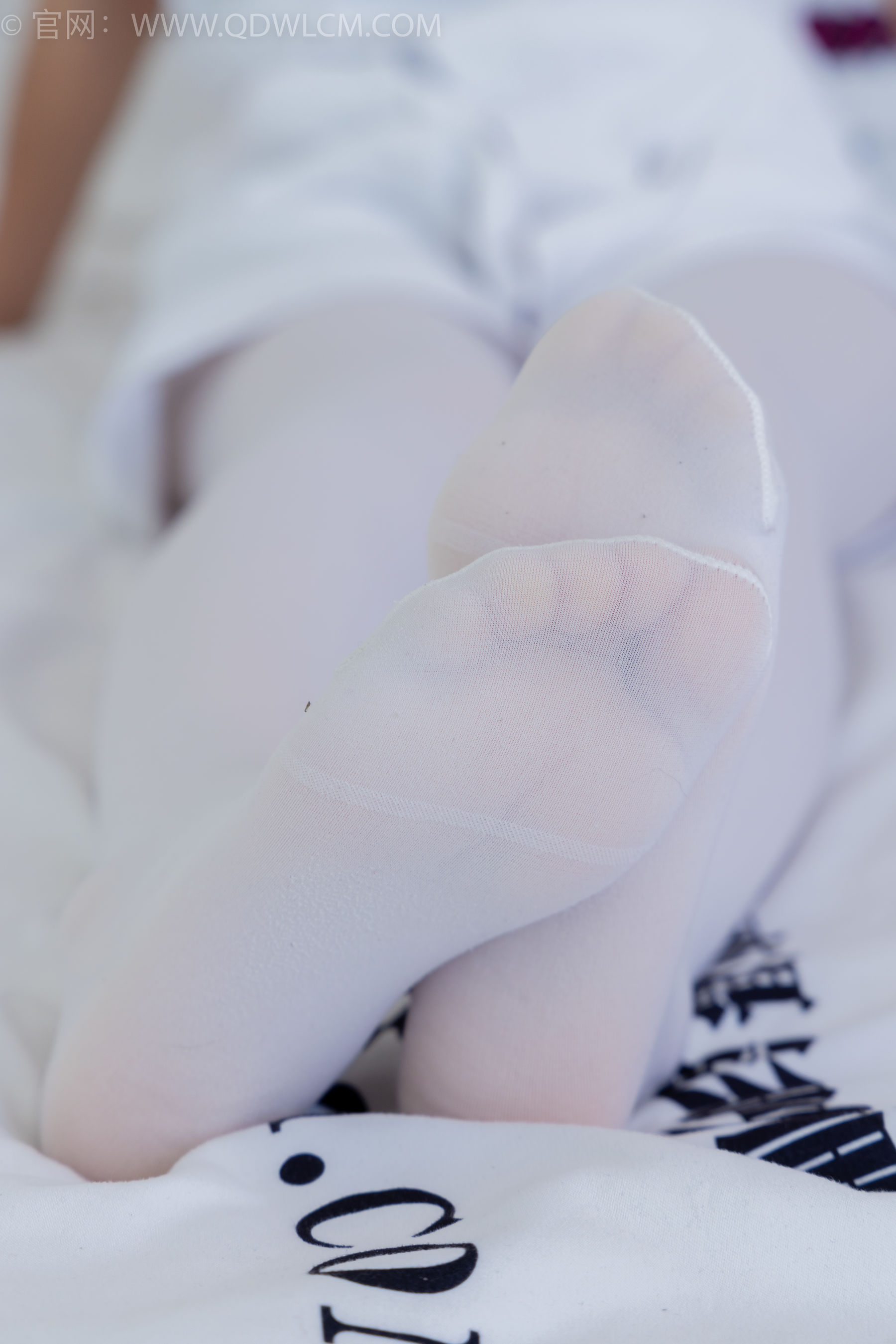 物恋传媒 No.2347 米米 - 板鞋、自然穿脏厚白丝、护士服/(170P)