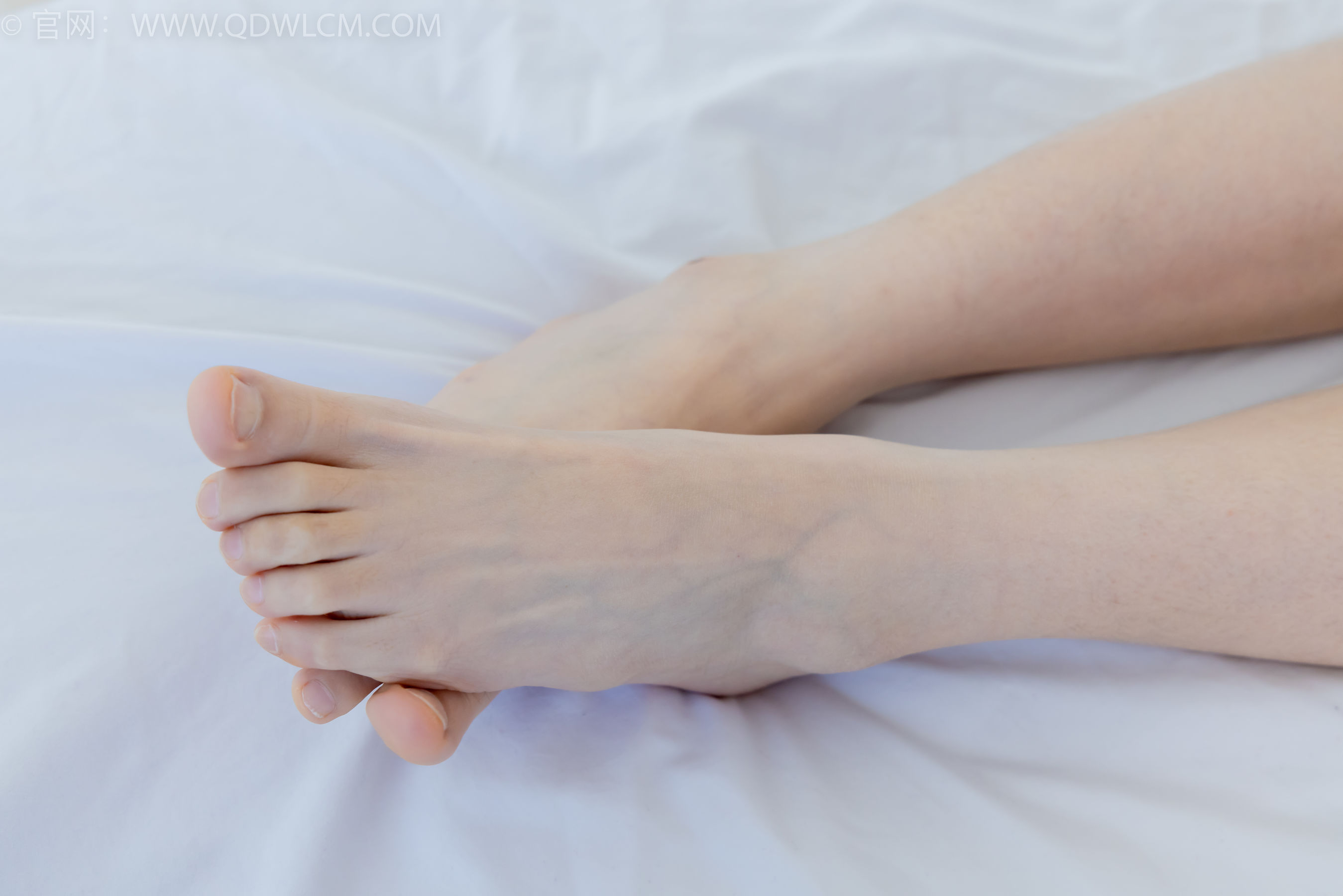 物恋传媒 No.2346 菜菜 - 运动鞋、厚黑丝、裸足/(167P)