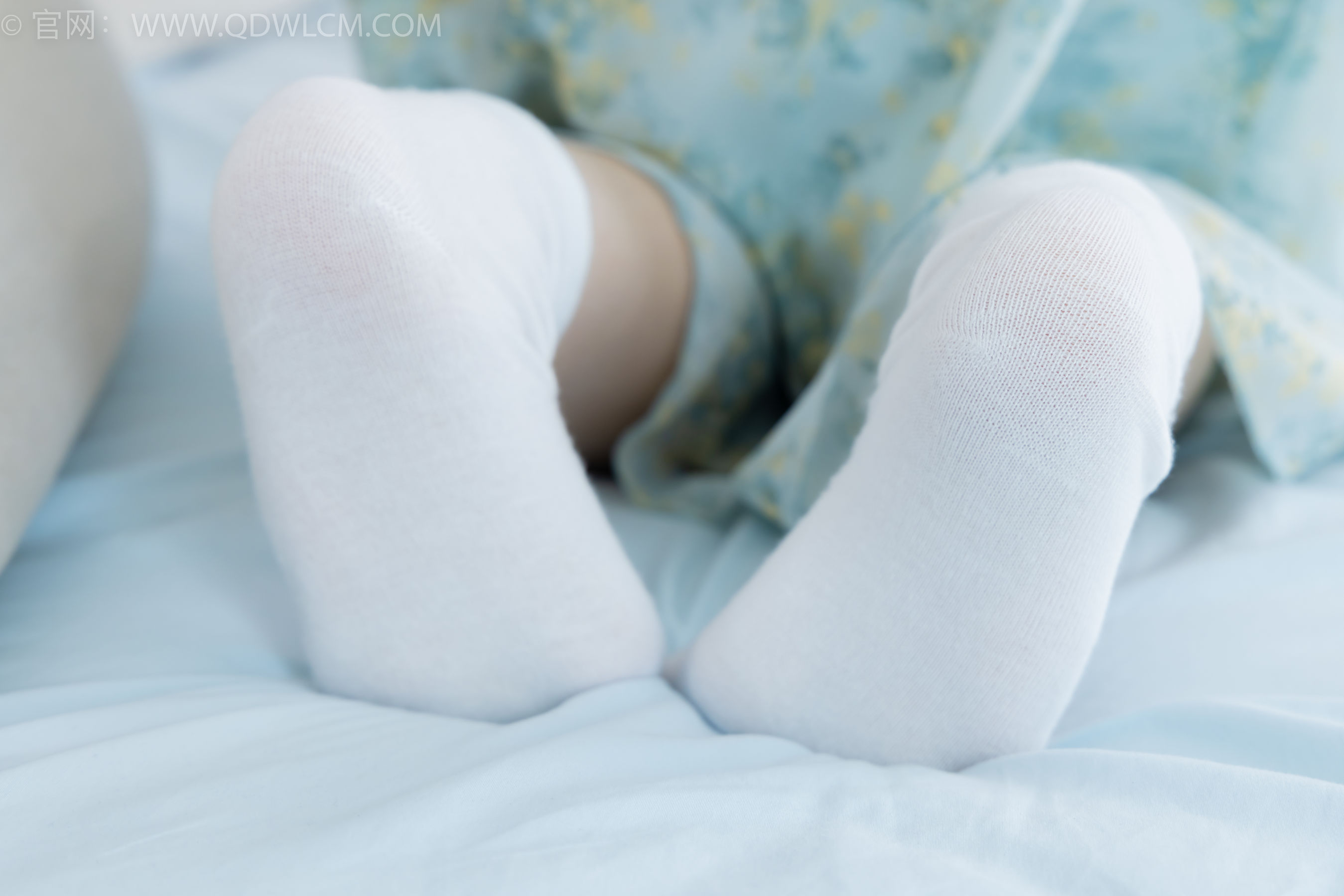 物恋传媒 No.2350 小椿 - 高跟鞋、白棉袜、裸足/(150P)