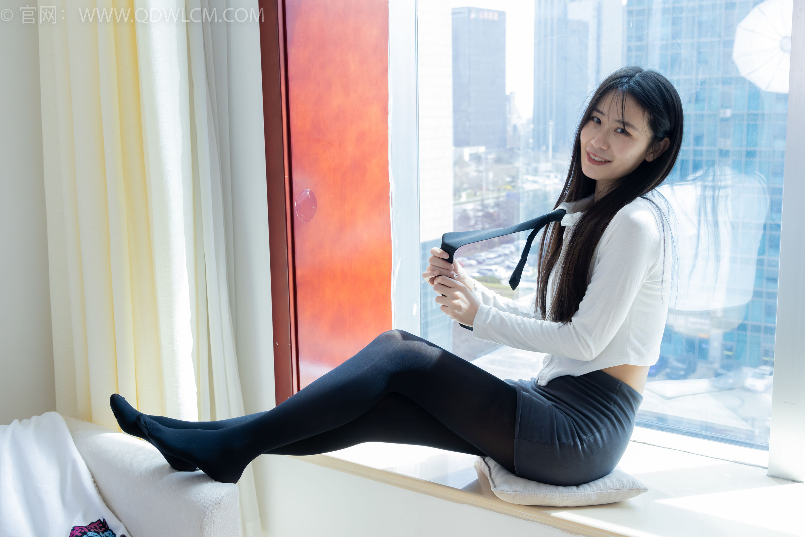 物恋传媒 No.2346 菜菜 - 运动鞋、厚黑丝、裸足/(167P)