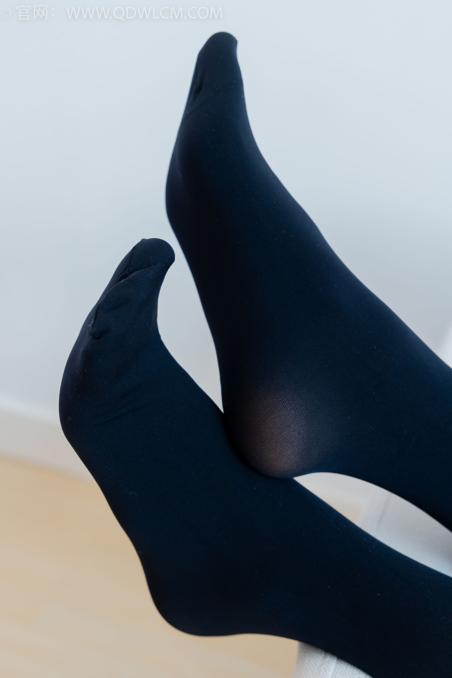 物恋传媒 No.2346 菜菜 - 运动鞋、厚黑丝、裸足/(167P)