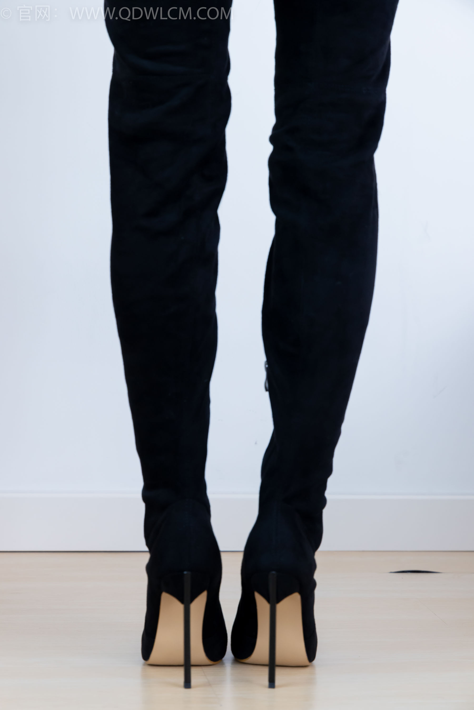 物恋传媒 No.2349 茯苓 - 高跟长靴、高跟凉鞋、厚肉丝、薄黑丝/(175P)