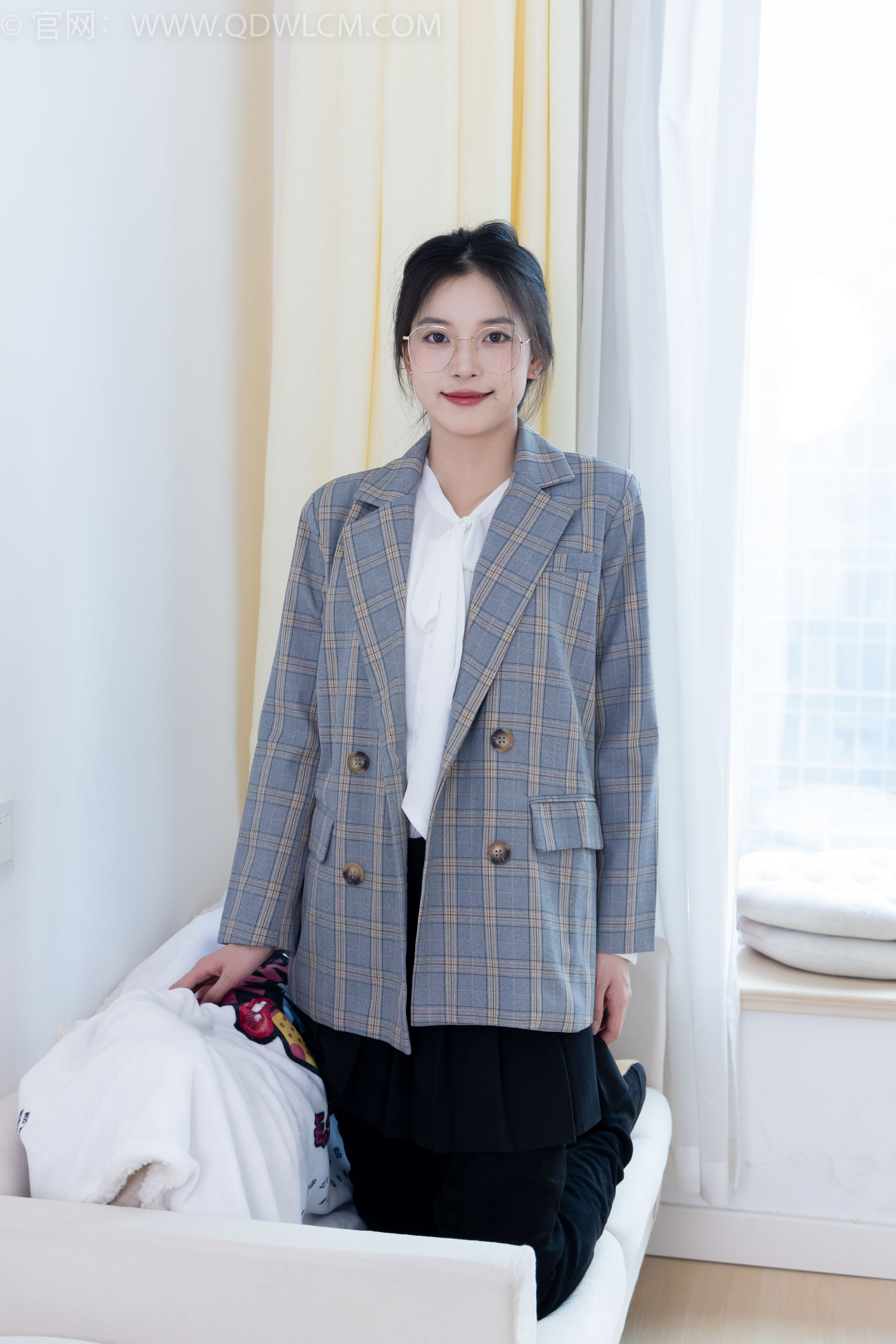 物恋传媒 No.2349 茯苓 - 高跟长靴、高跟凉鞋、厚肉丝、薄黑丝/(175P)