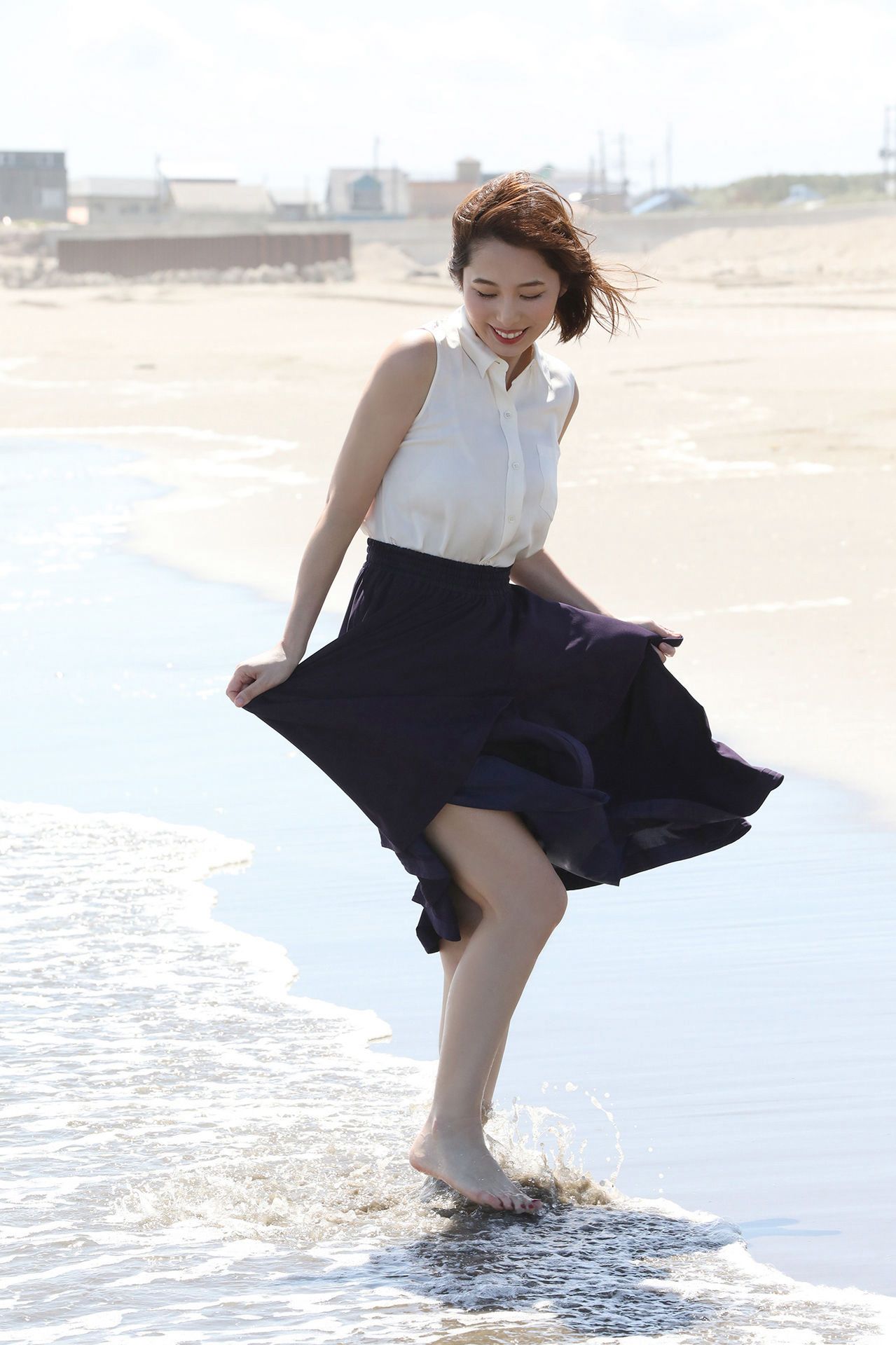 塩地美澄 - 日本一のフェロモン美女アナと官能トリップ/(113P)