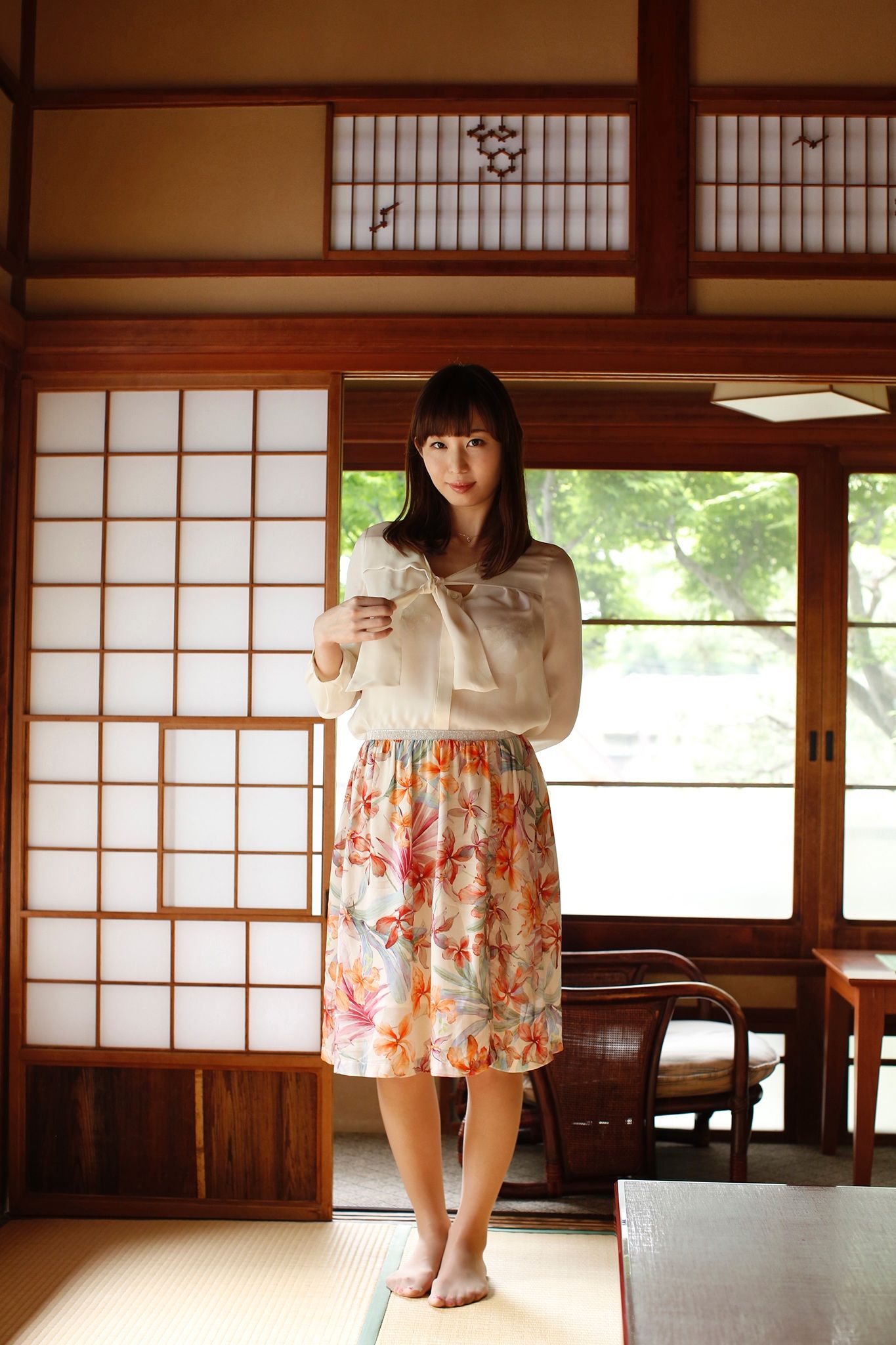 塩地美澄 - 日本一SEXYな美女アナと温泉旅/(88P)