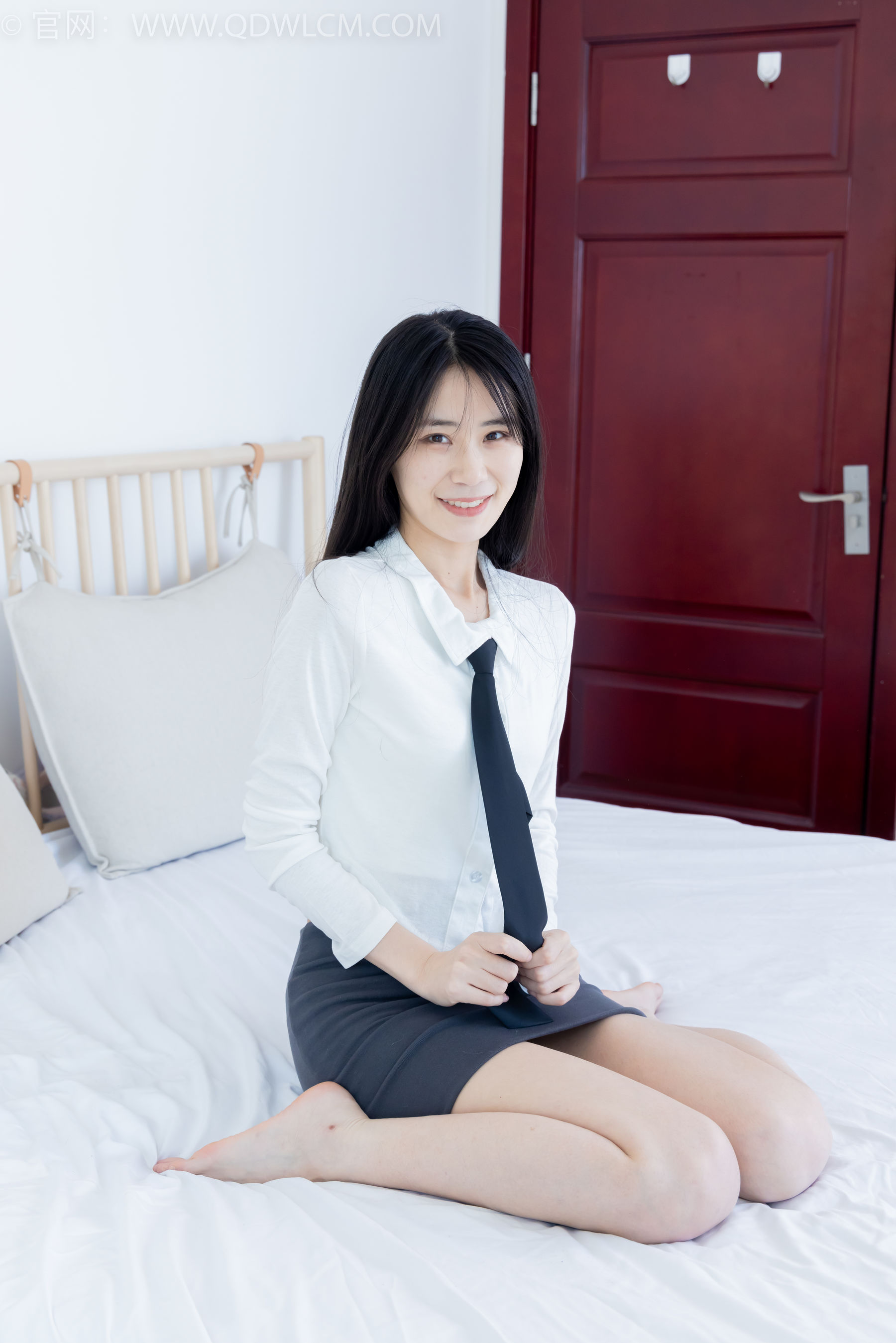 物恋传媒 No.2346 菜菜 - 运动鞋、厚黑丝、裸足/(167P)