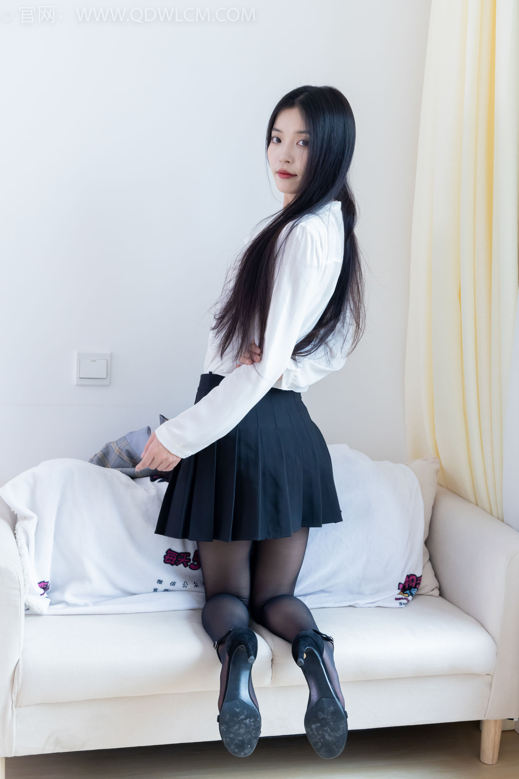 物恋传媒 No.2349 茯苓 - 高跟长靴、高跟凉鞋、厚肉丝、薄黑丝/(175P)