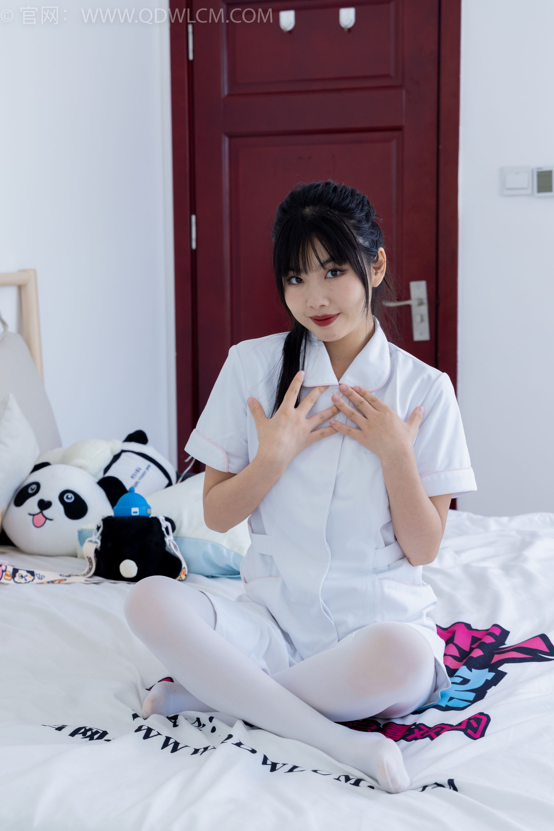 物恋传媒 No.2347 米米 - 板鞋、自然穿脏厚白丝、护士服/(170P)