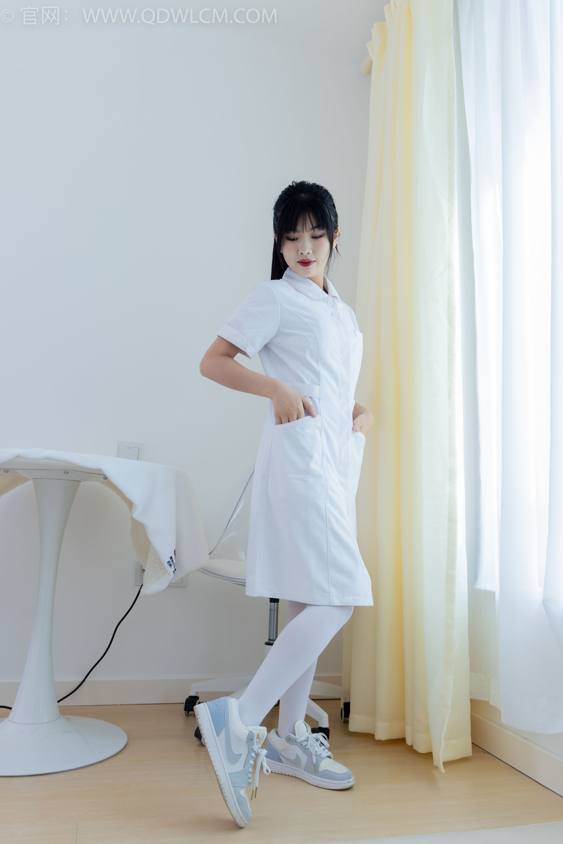 物恋传媒 No.2347 米米 - 板鞋、自然穿脏厚白丝、护士服/(170P)