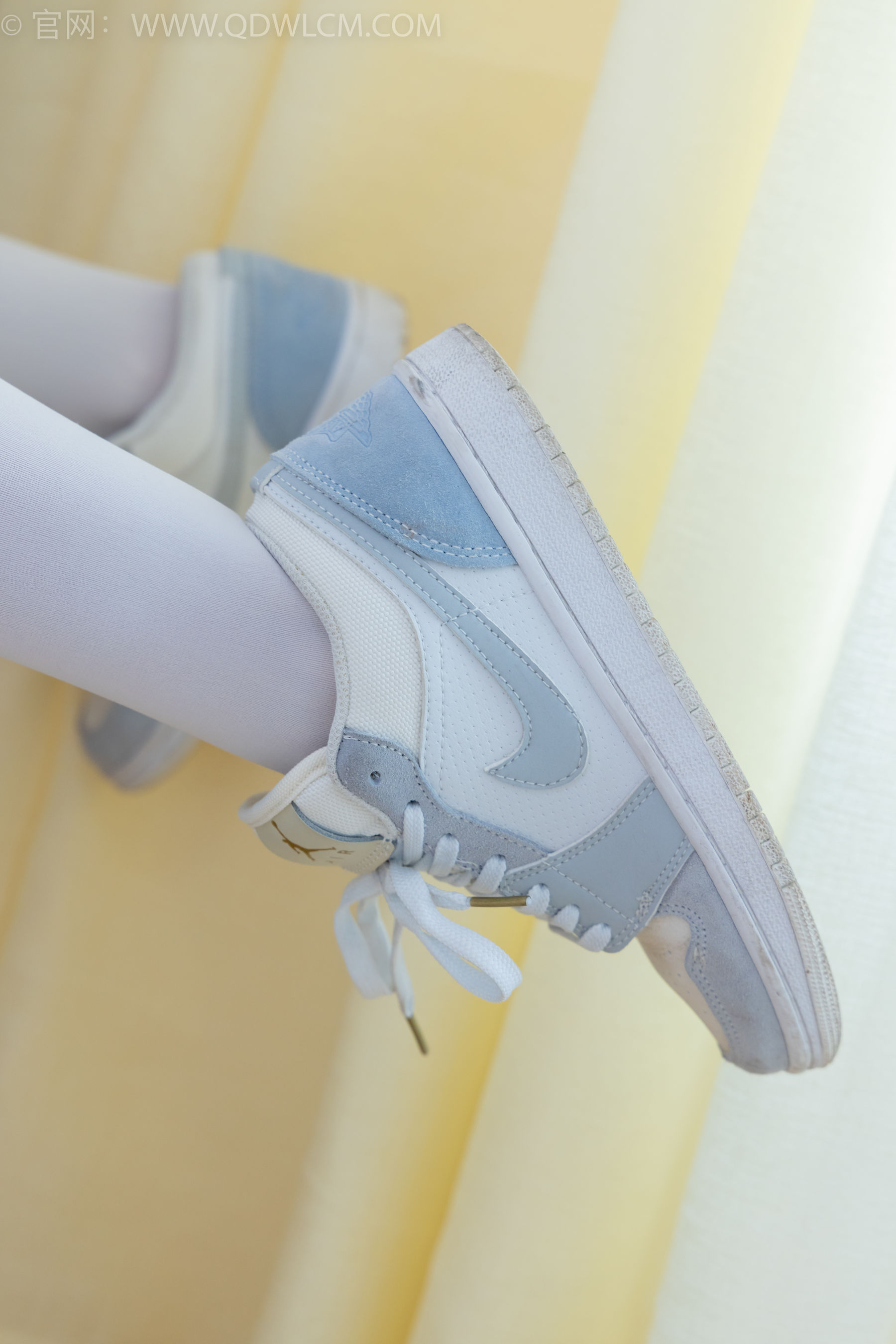 物恋传媒 No.2347 米米 - 板鞋、自然穿脏厚白丝、护士服/(170P)