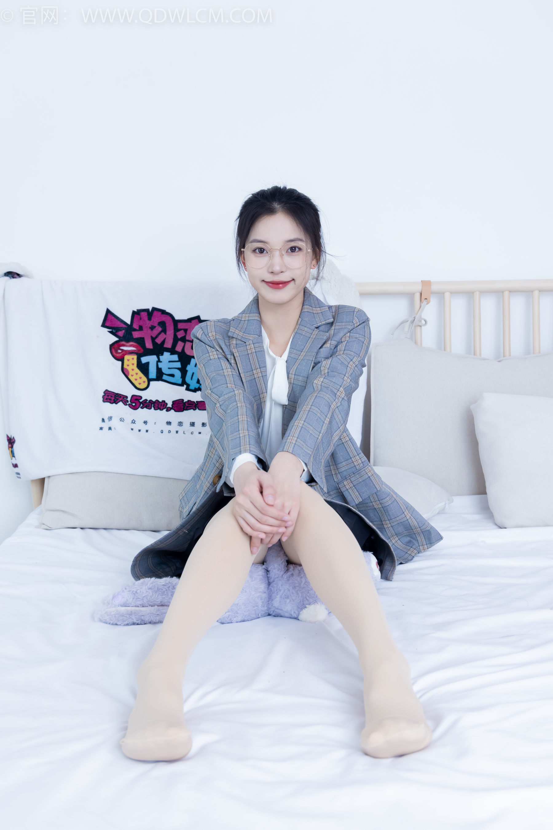 物恋传媒 No.2349 茯苓 - 高跟长靴、高跟凉鞋、厚肉丝、薄黑丝/(175P)