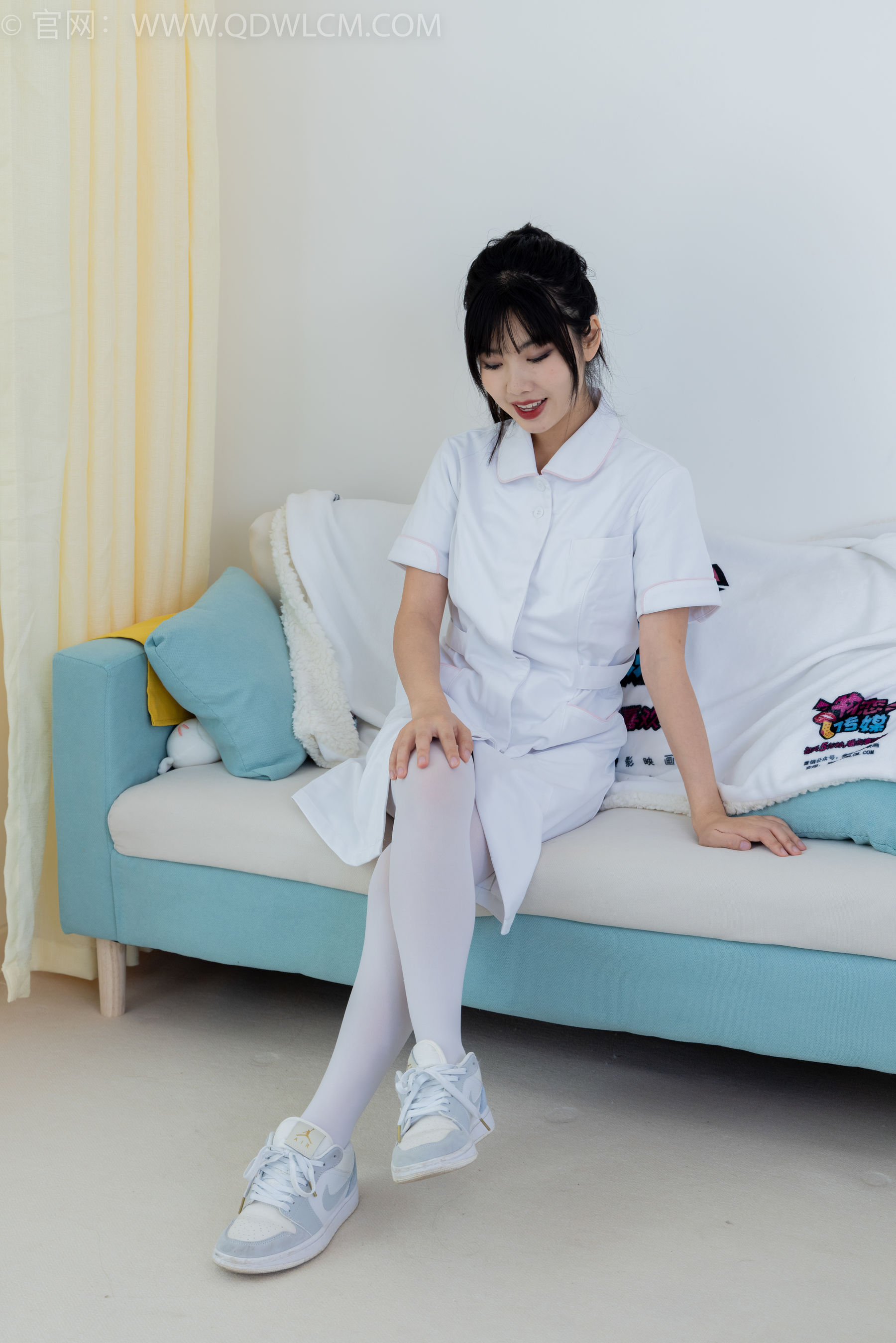 物恋传媒 No.2347 米米 - 板鞋、自然穿脏厚白丝、护士服/(170P)