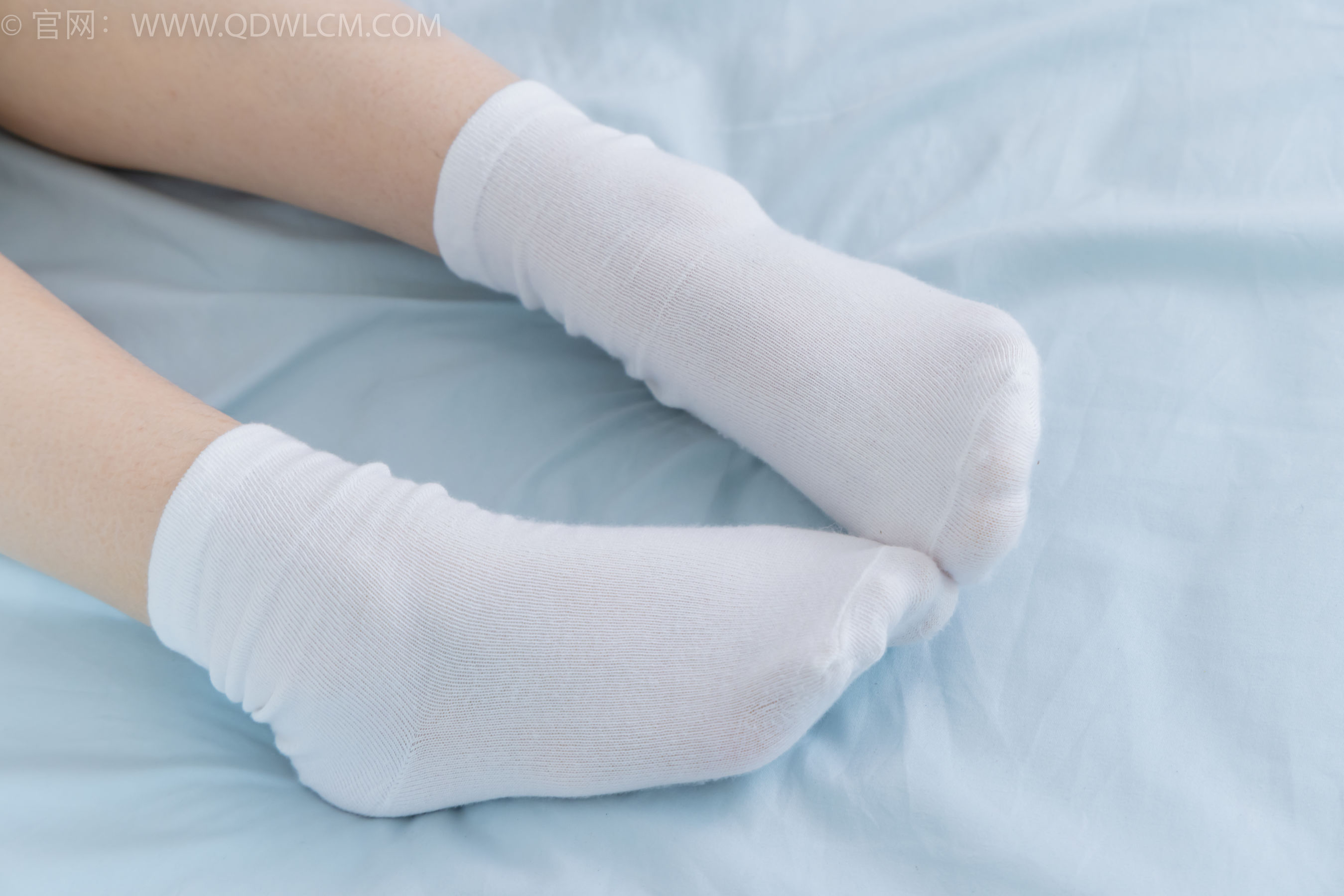 物恋传媒 No.2350 小椿 - 高跟鞋、白棉袜、裸足/(150P)