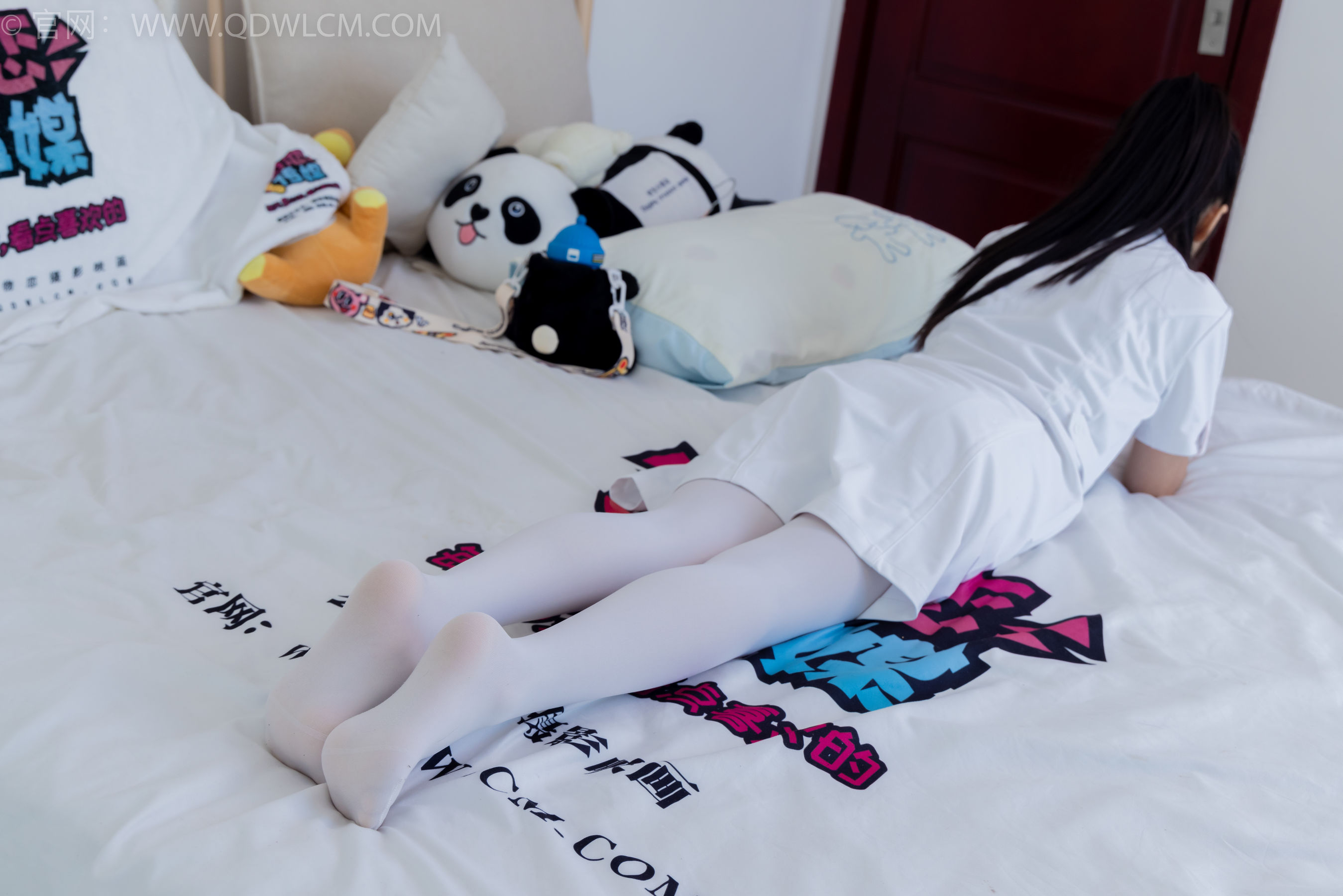 物恋传媒 No.2347 米米 - 板鞋、自然穿脏厚白丝、护士服/(170P)