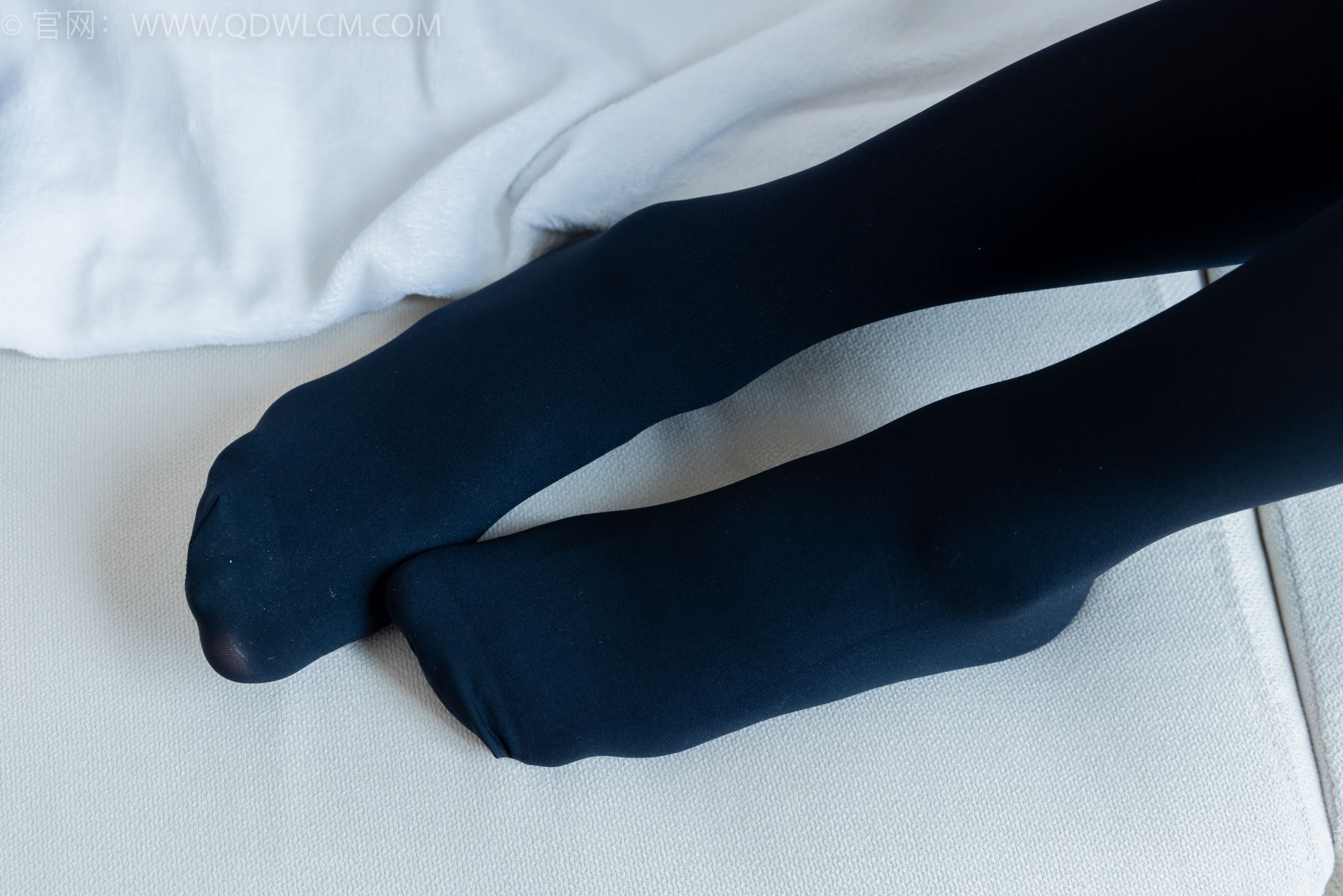 物恋传媒 No.2346 菜菜 - 运动鞋、厚黑丝、裸足/(167P)