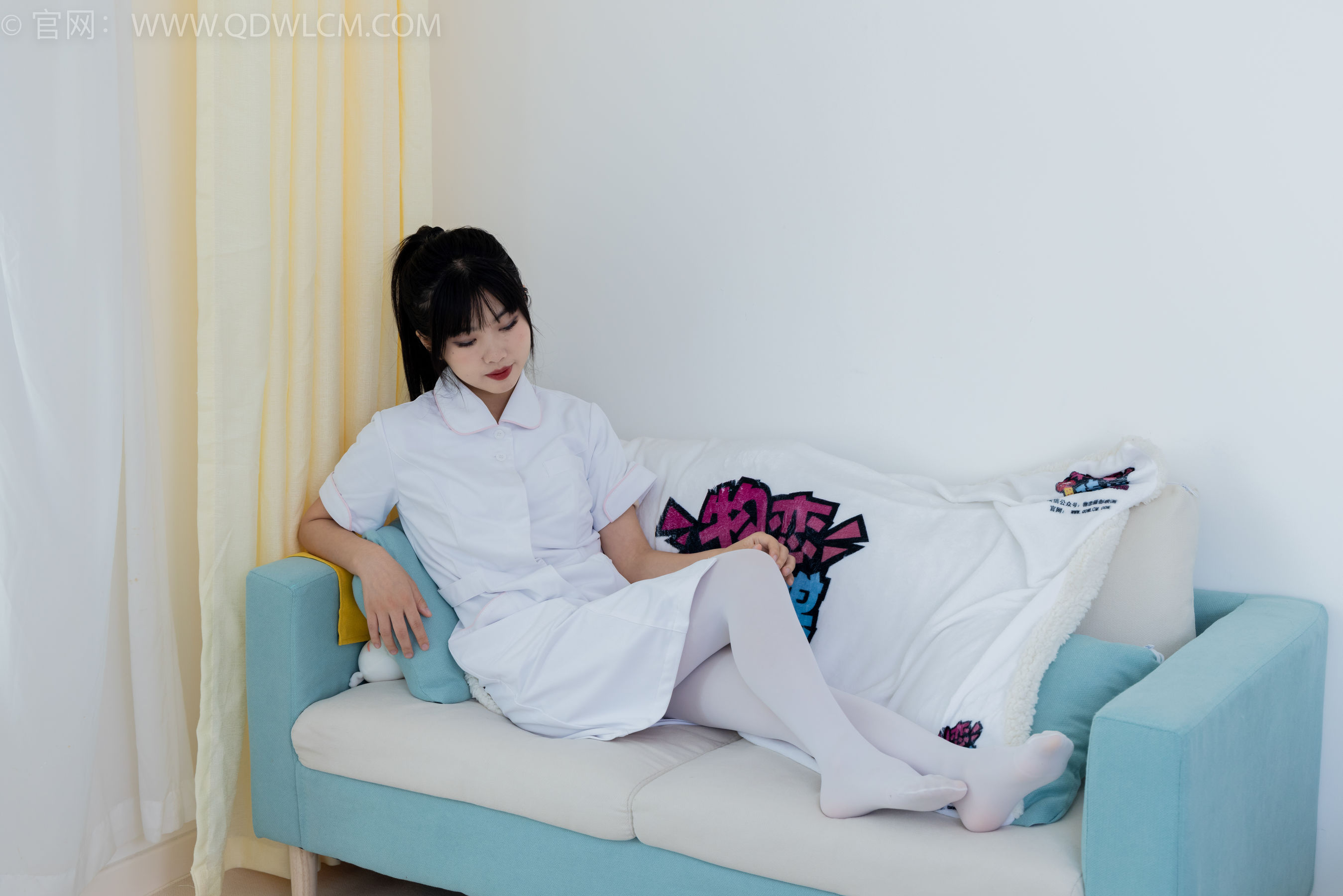 物恋传媒 No.2347 米米 - 板鞋、自然穿脏厚白丝、护士服/(170P)