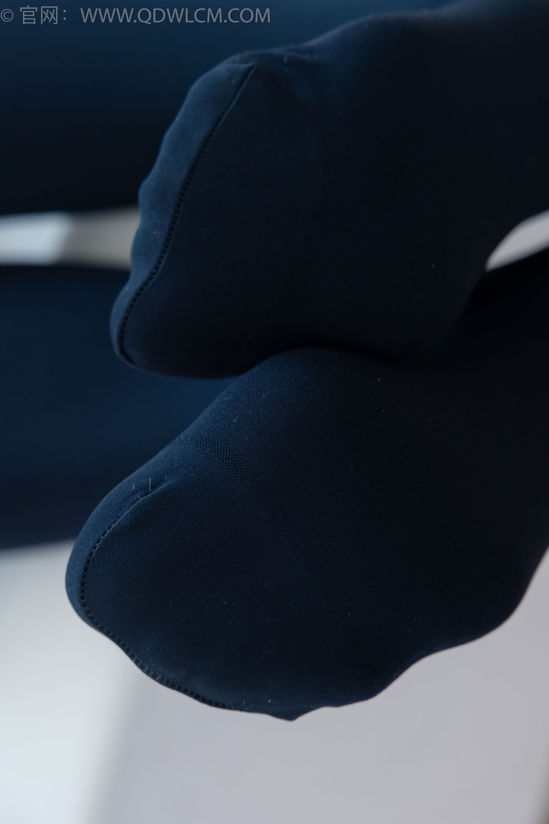 物恋传媒 No.2346 菜菜 - 运动鞋、厚黑丝、裸足/(167P)