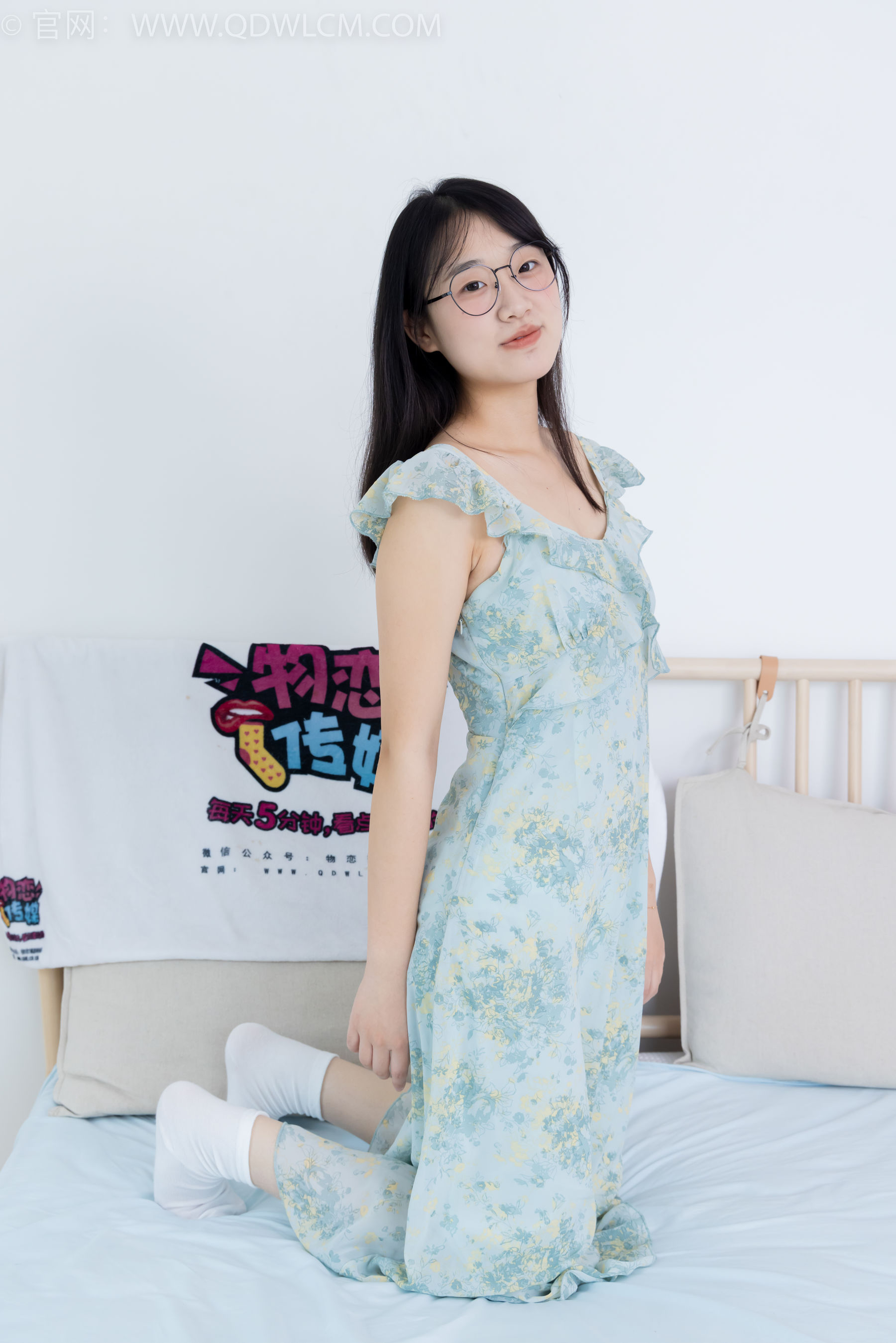 物恋传媒 No.2350 小椿 - 高跟鞋、白棉袜、裸足/(150P)