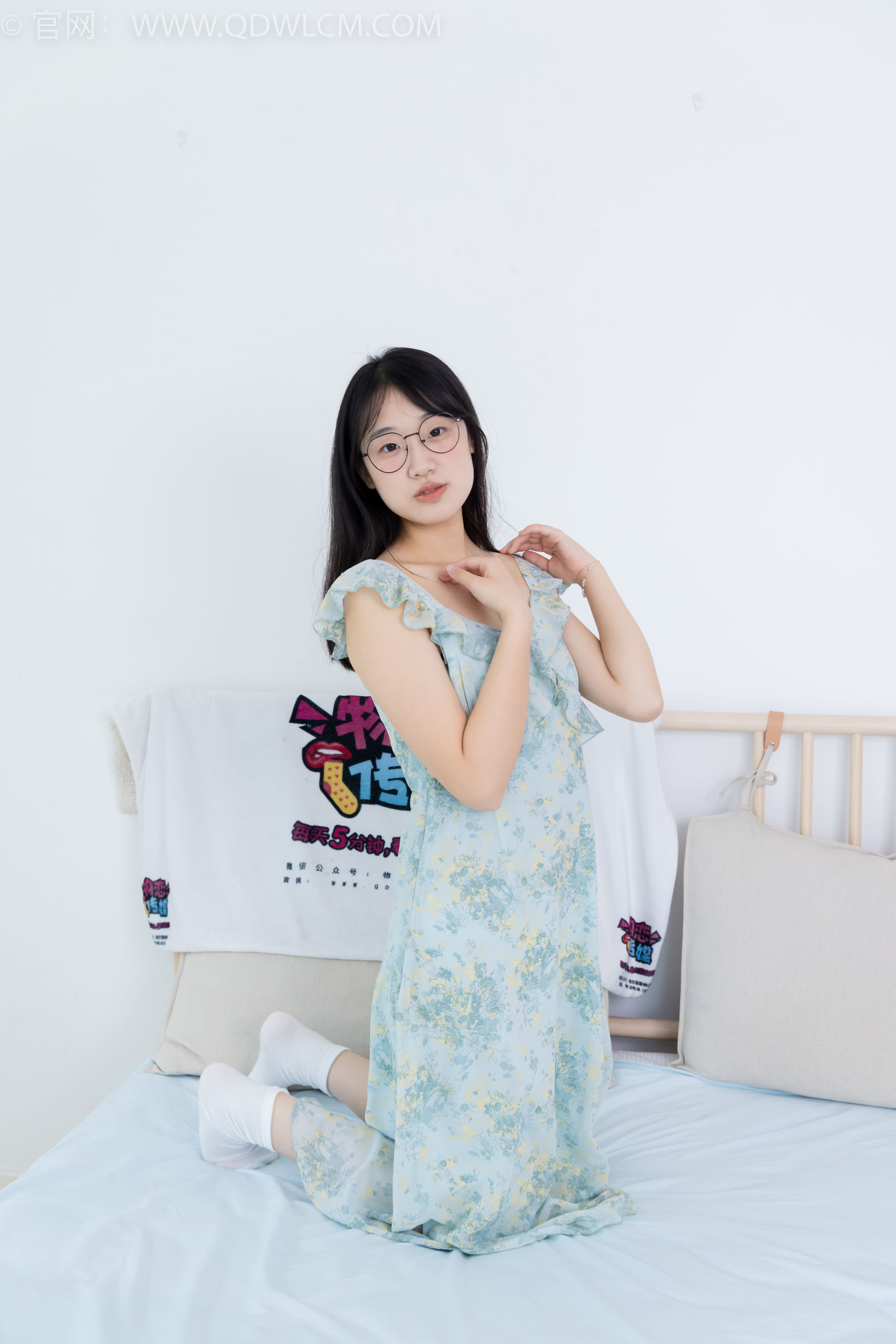 物恋传媒 No.2350 小椿 - 高跟鞋、白棉袜、裸足/(150P)