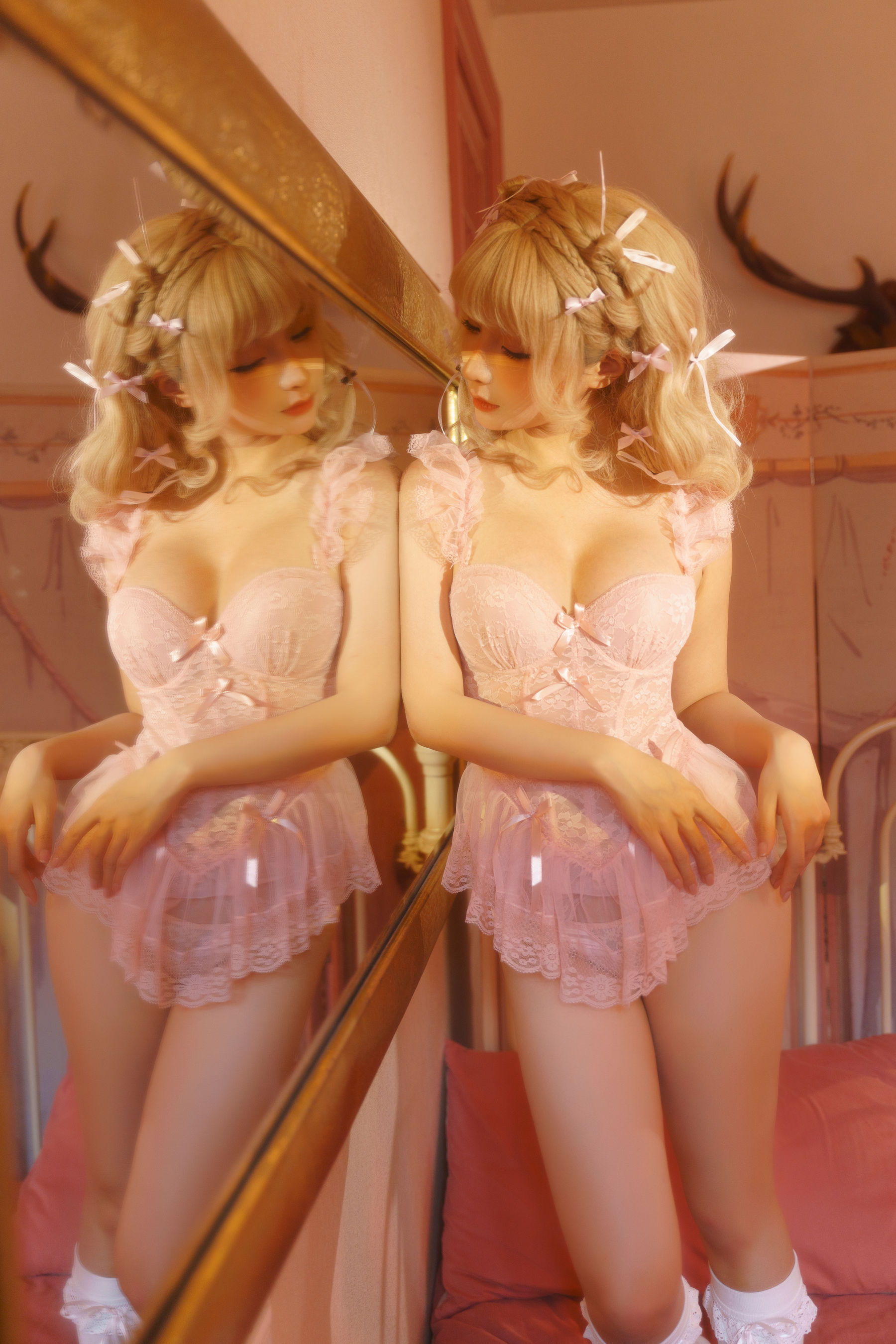 动漫博主蠢沫沫 - 金发蝴蝶结/(94P)