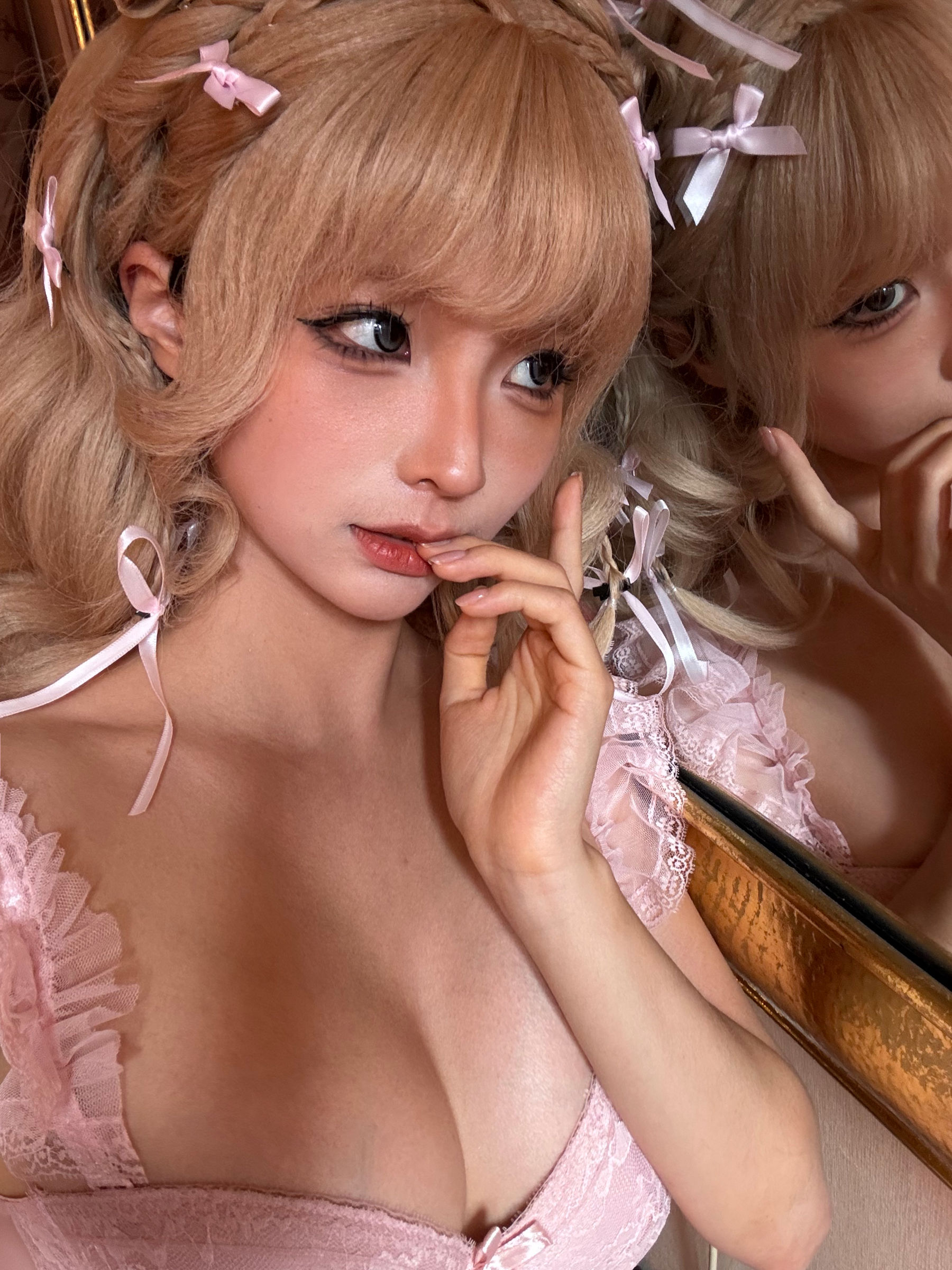 动漫博主蠢沫沫 - 金发蝴蝶结/(94P)